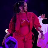 Rihanna presume su primera foto familiar