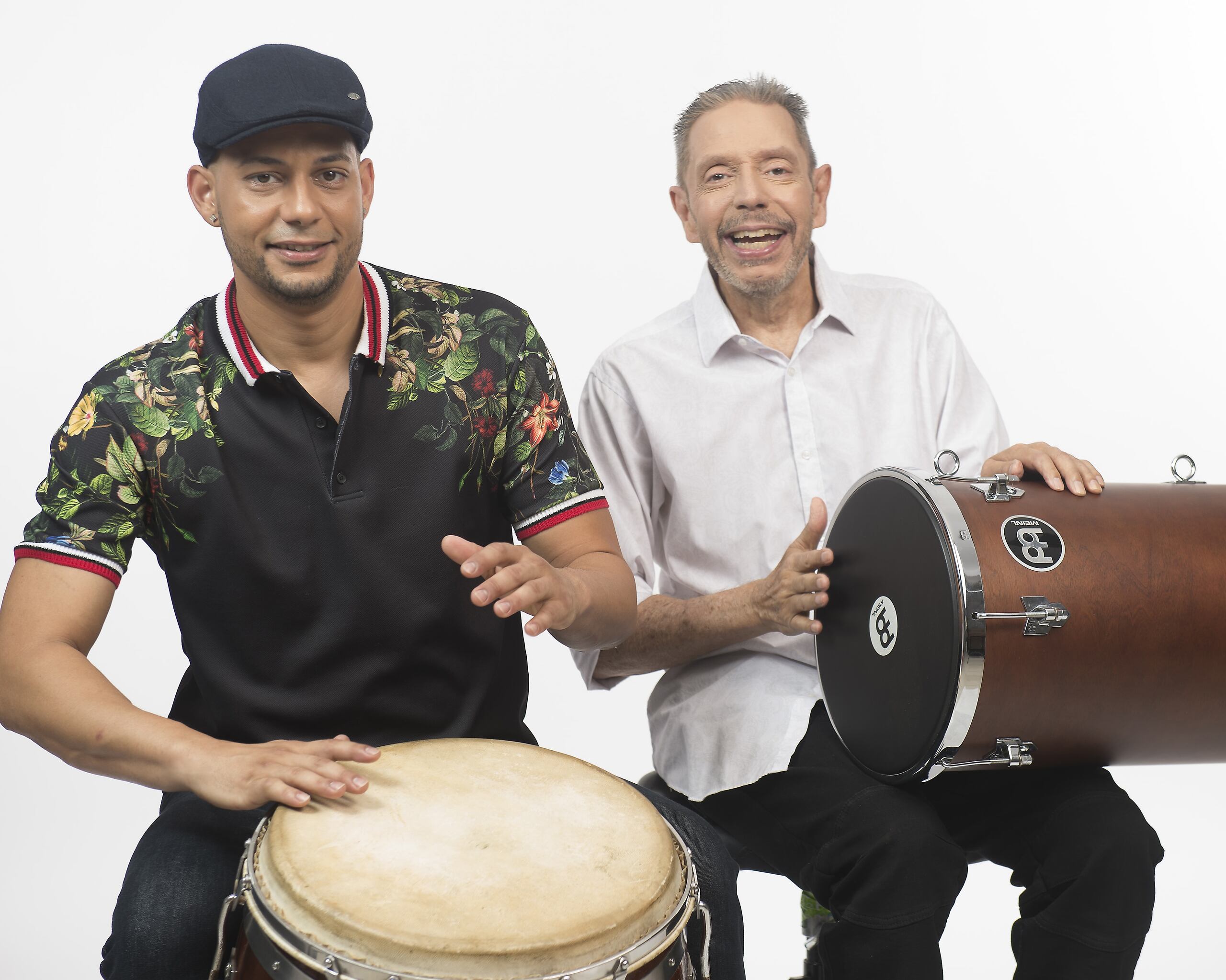 Caymmi Rodríguez (izquierda), uno de los compositores del tema, junto a Héctor Rodríguez, fundador de Atabal.