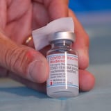 Moderna recibe la aprobación total de la FDA a su vacuna contra el COVID-19