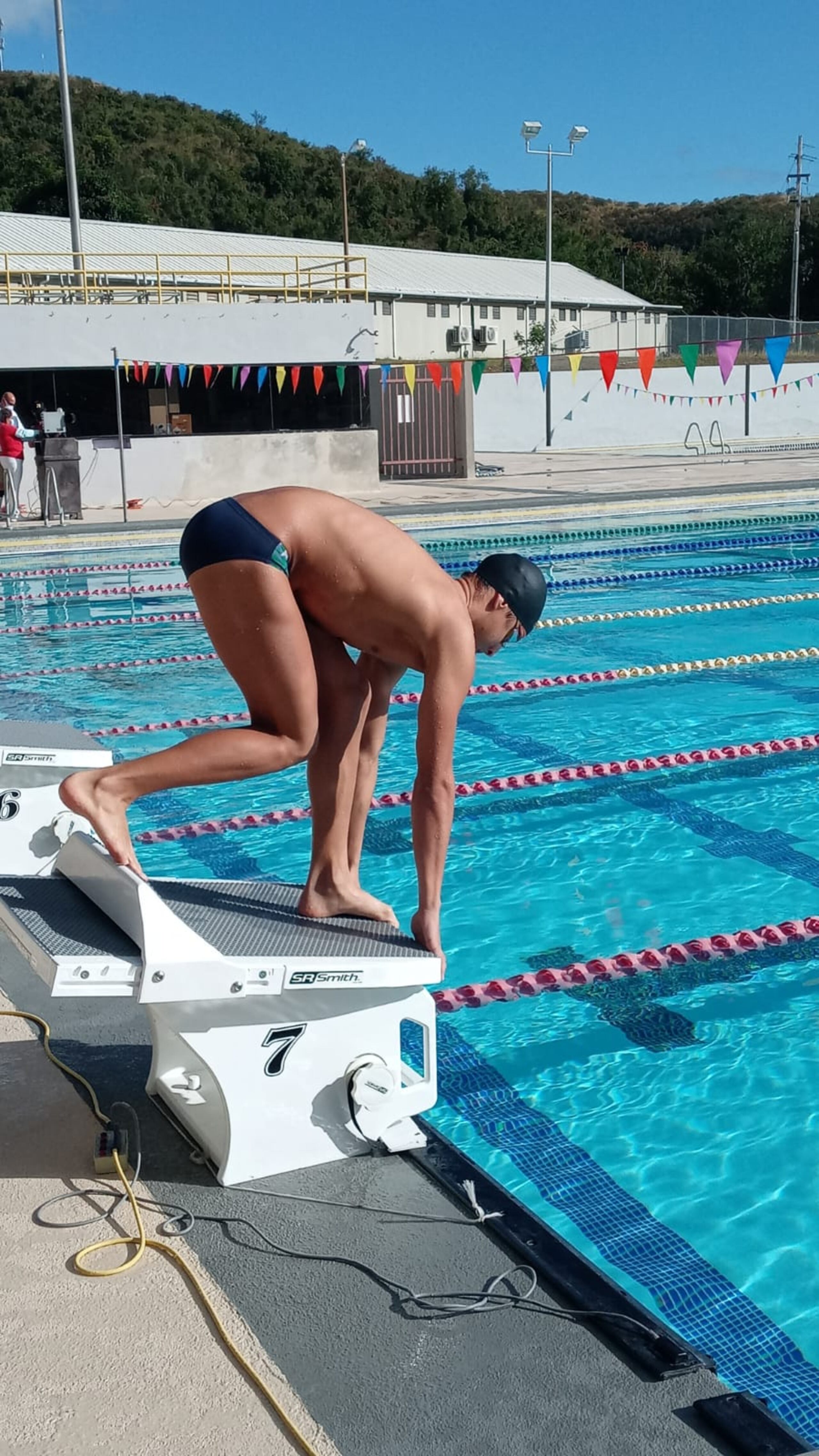 Xavier Ruiz estableció marca nacional de 1:05.43 en los 100 metros estilo pecho en la categoría 13-14 destrozando el récord de 1:08.01 de Daniel Chévere.