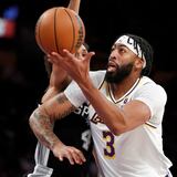 Anthony Davis marca 34 puntos en el triunfo de los Lakers