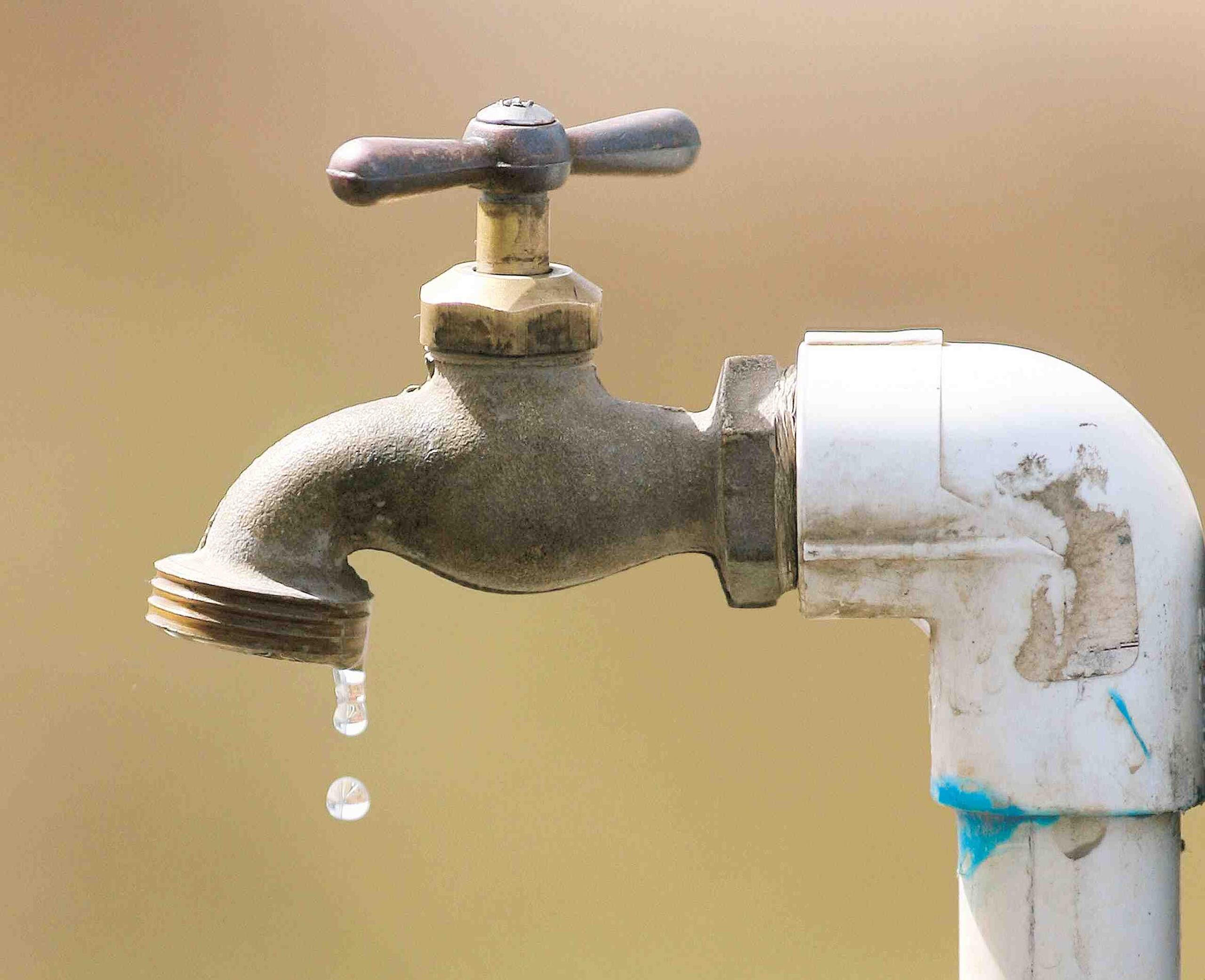 Varias plantas y estaciones de bomba de agua potable que no cuentan con generador están fuera de servicio hasta que se reestablezca el sistema eléctrico. (Archivo/GFR)