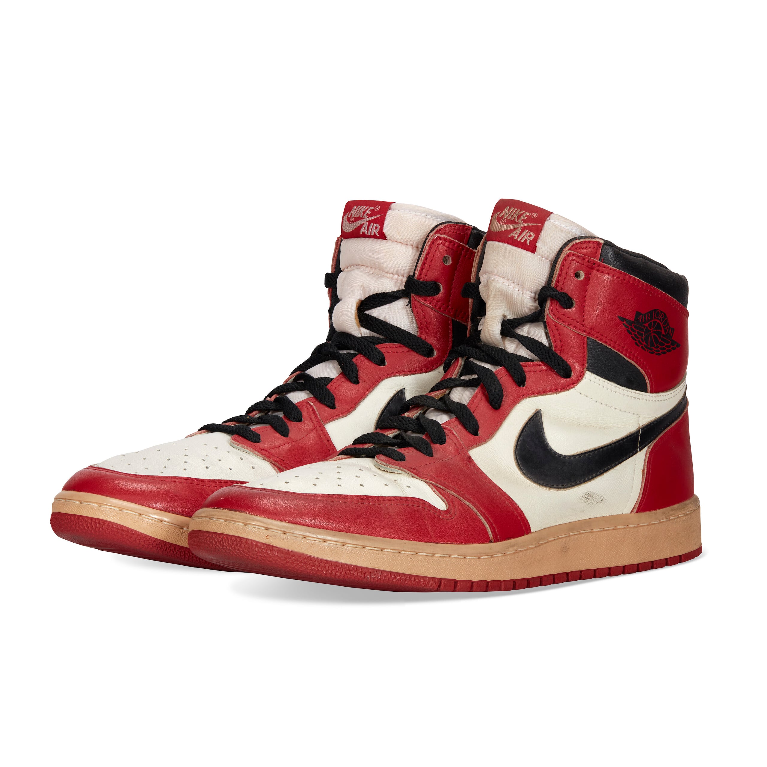 Las Air Jordan 1 fueron las primeras diseñadas y fabricadas por la Nike para el legendario jugador de los Bulls de Chicago.