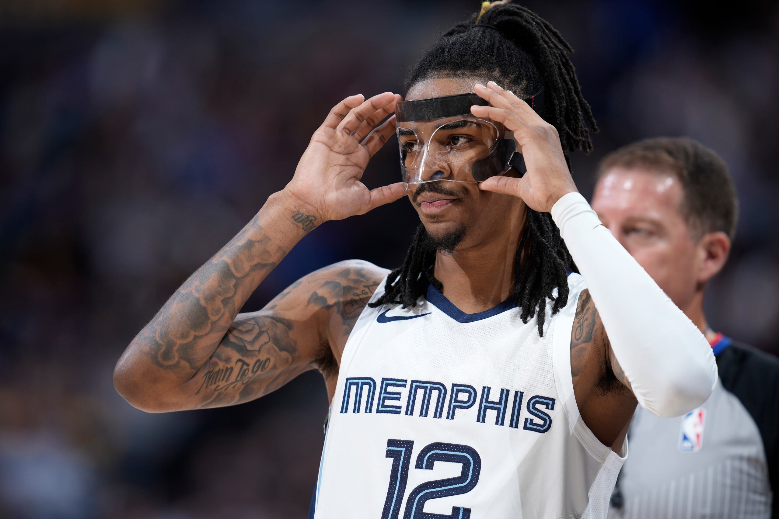 Los Grizzlies de Memphis dijeron que Ja Morant estará fuera por al menos dos juegos mientras la NBA investiga al canastero por un vídeo que transmitió en redes sociales en el que aparenta sostener un arma de fuego.