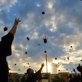 Jóvenes boricuas quieren hacerse de una carrera universitaria