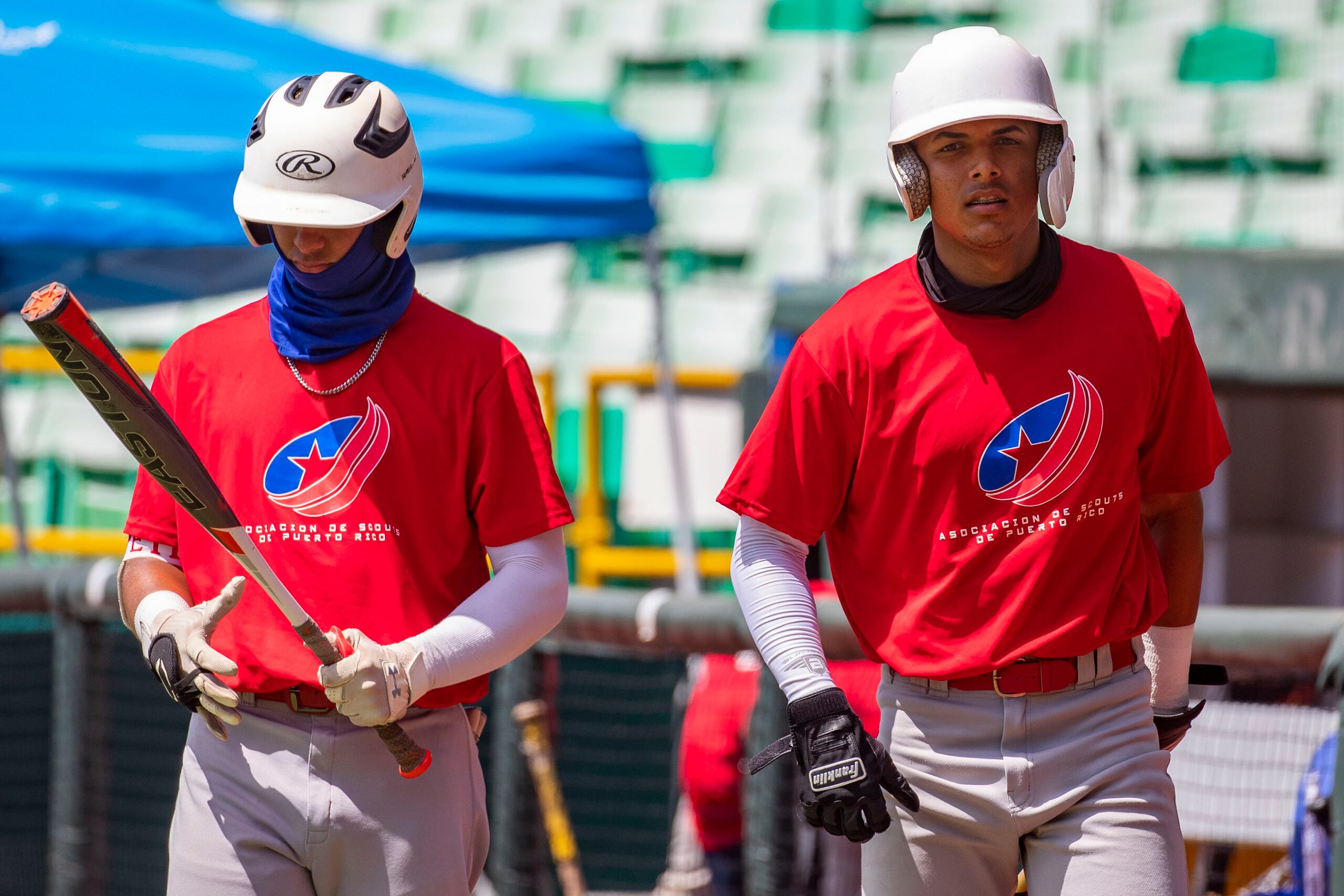 Peter Vázquez junto a  Ryan Cepero, a la derecha.