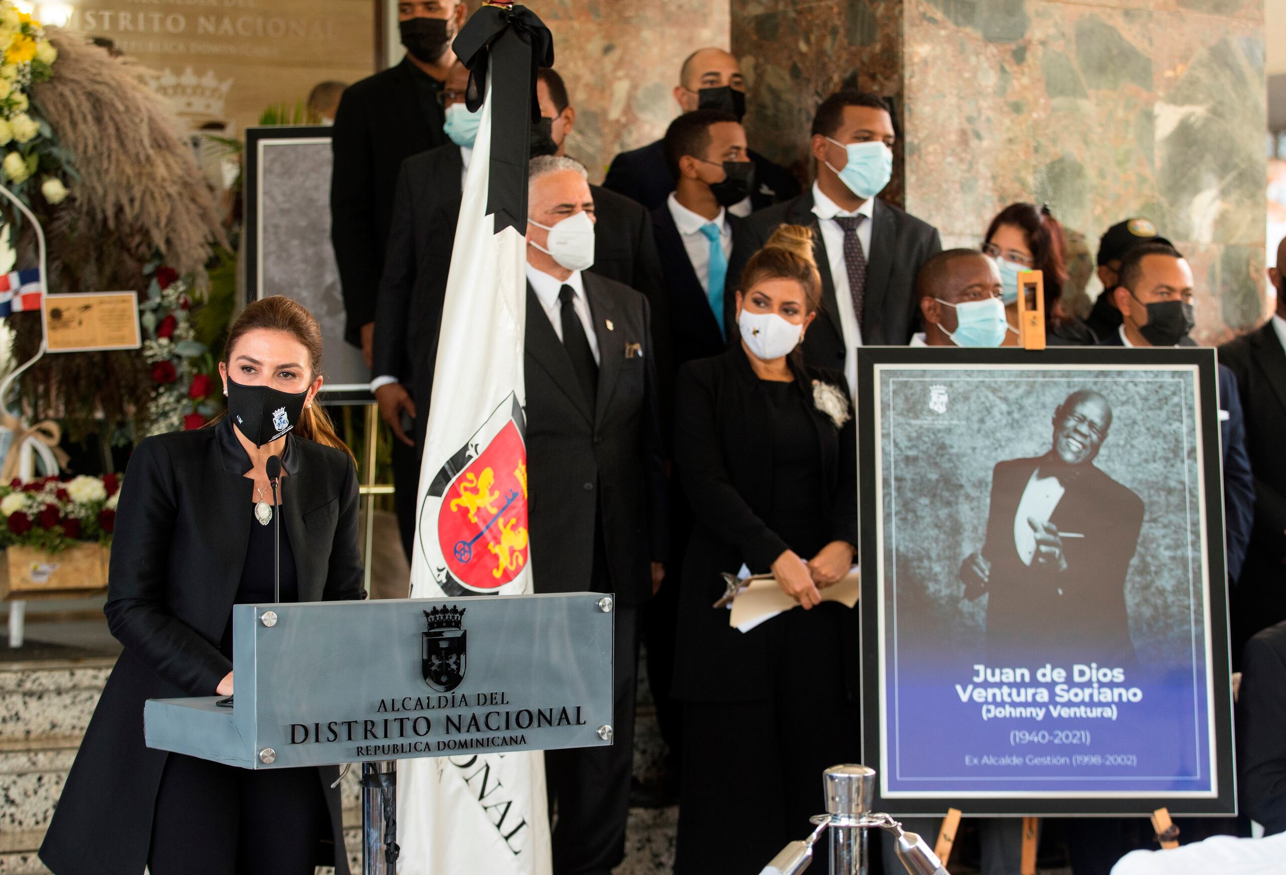 La alcaldesa de Santo Domingo, Carolina Mejía, habla durante una ceremonia de homenaje al fallecido merenguero Johnny Ventura hoy, en Santo Domingo (República Dominicana). EFE/ Orlando Barría
