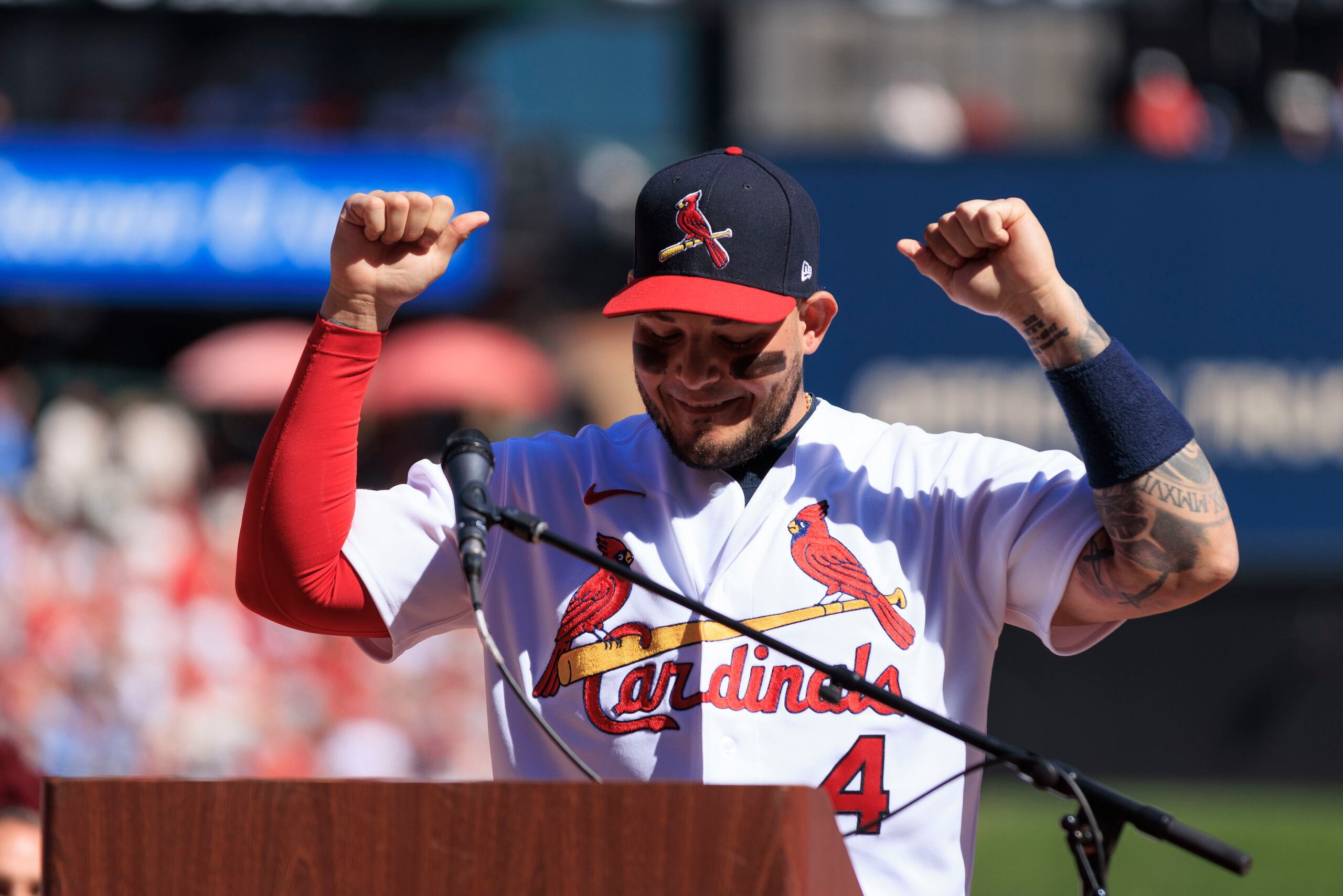 Yadier Molina estará jugando hoy domingo su último partido de temporada regular en su carrera en San Luis. No será su último juego de campaña regular porque a partir de mañana la novena jugará una serie final de la fase en Pittsburgh. En tanto, tampoco es su último juego en la ciudad porque los Cardinals jugarán en la postemporada.