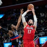 Valanciunas anota 33 en victoria de Pelicans sobre Pistons