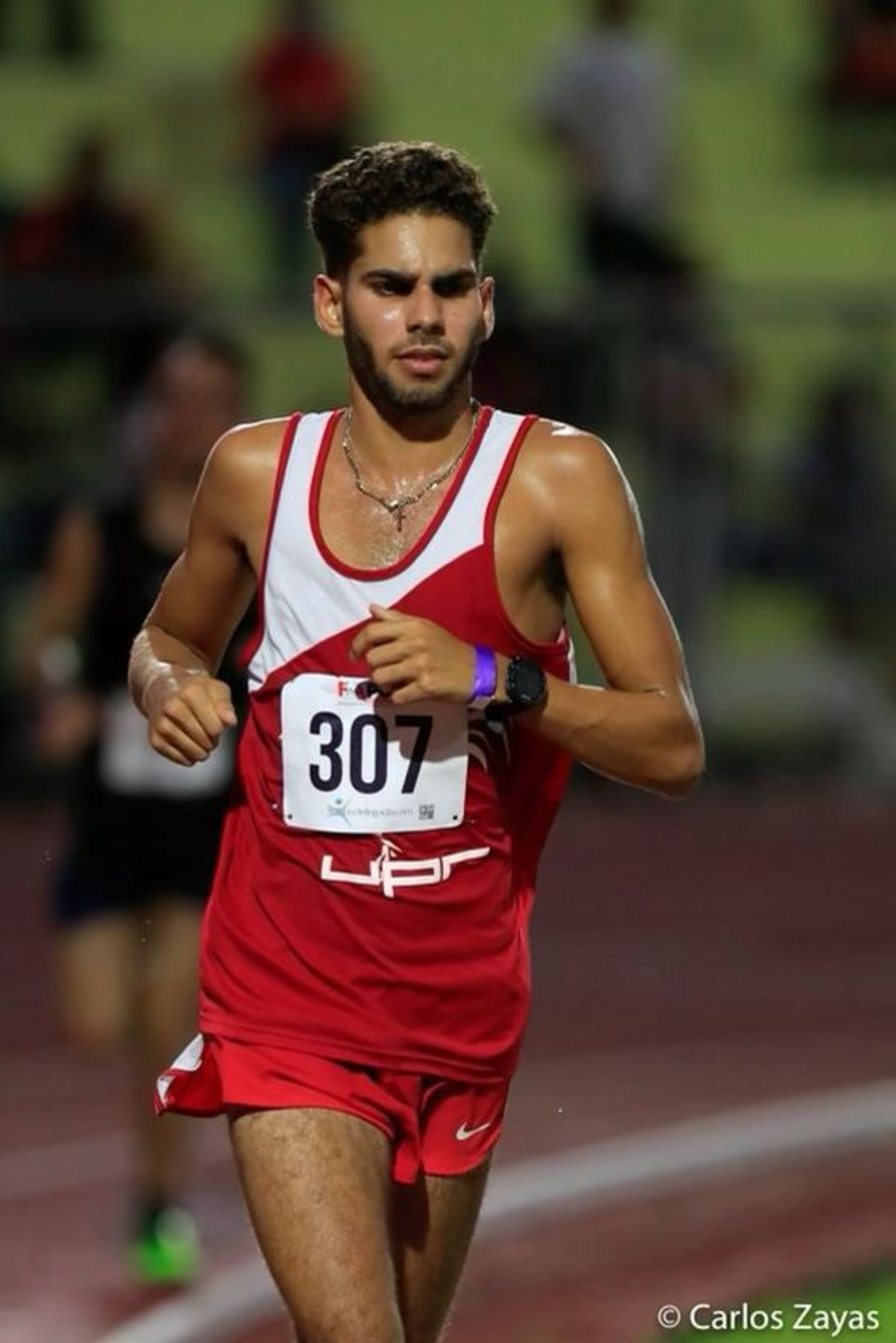 “Siempre me enseñaron a poner lo que sé hacer al servicio de otros", compartió el atleta.