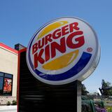 Burger King cambia dieta de sus vacas para que emitan menos gases