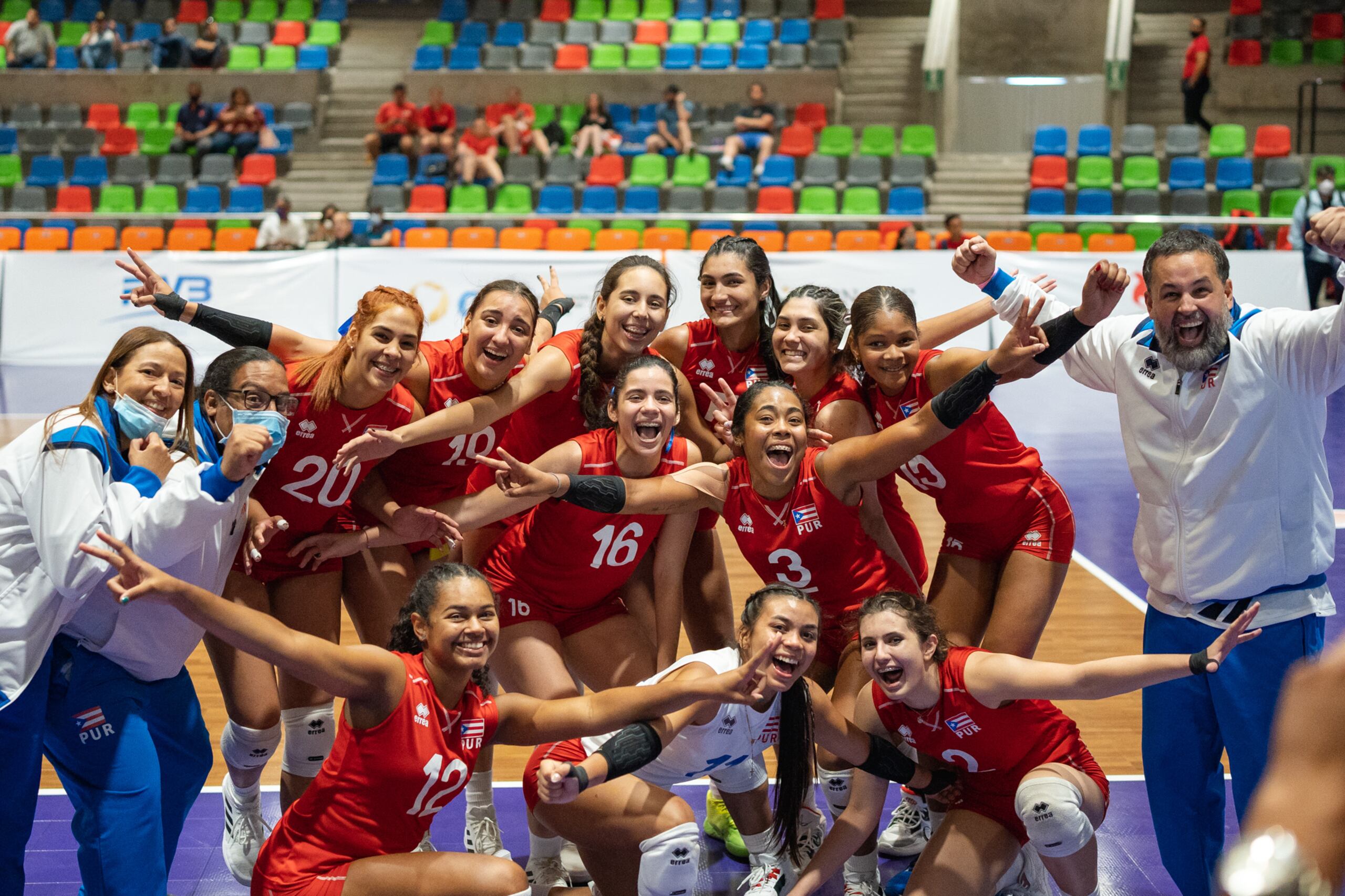 La Selección Sub 21 de Puetto Rioc posa para la tradicional foto de la victoria luego de ganar el encuentro de apertura de la Copa Panamericana de la categoría.