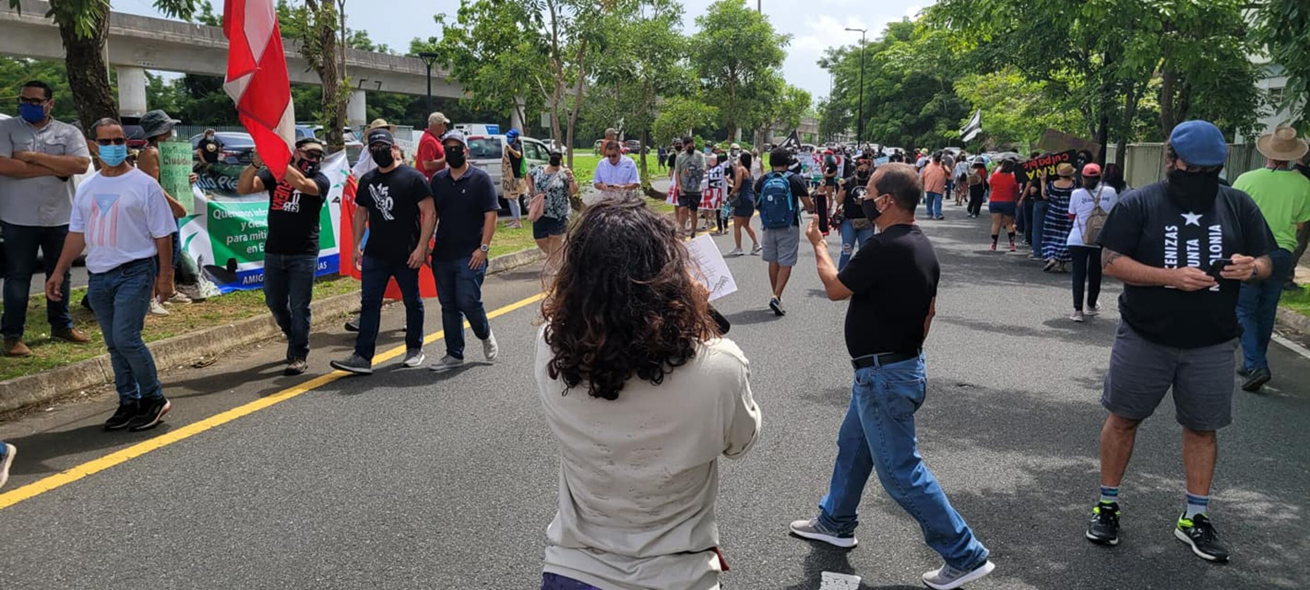 De igual forma, los manifestantes exigieron la renuncia del secretario del DRNA, Rafael Machargo, por entender que ha fallado en su deber al frente de la agencia.