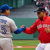 Alex Cora ofrece sus dos centavos por el despido de Charlie Montoyo en Toronto