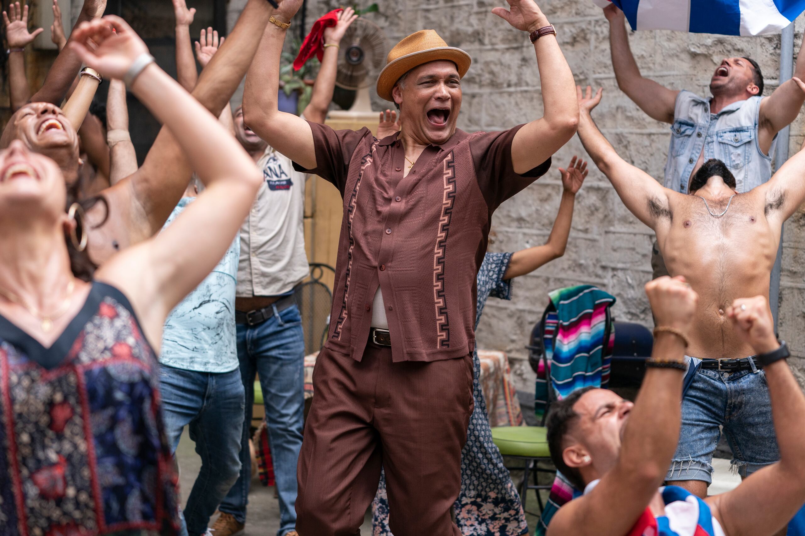 "In the Heights", con Jimmy Smits (centro) estrena el 11 de junio. 