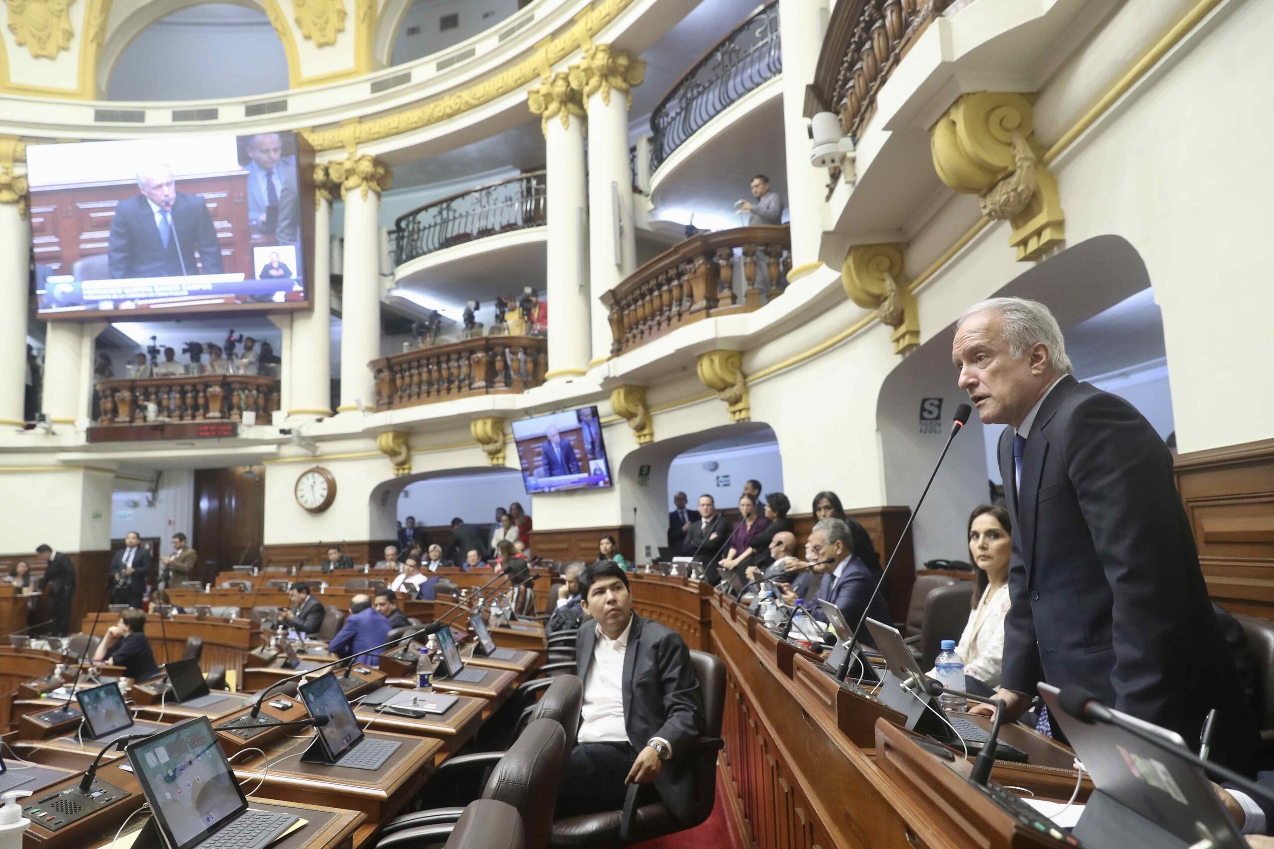 El debate y la votación de esta iniciativa legislativa, considerada crucial en el contexto de protestas antigubernamentales que vive el país, estaban inicialmente previstos para este lunes en la tarde. (EFE/ Congreso Del Perú)