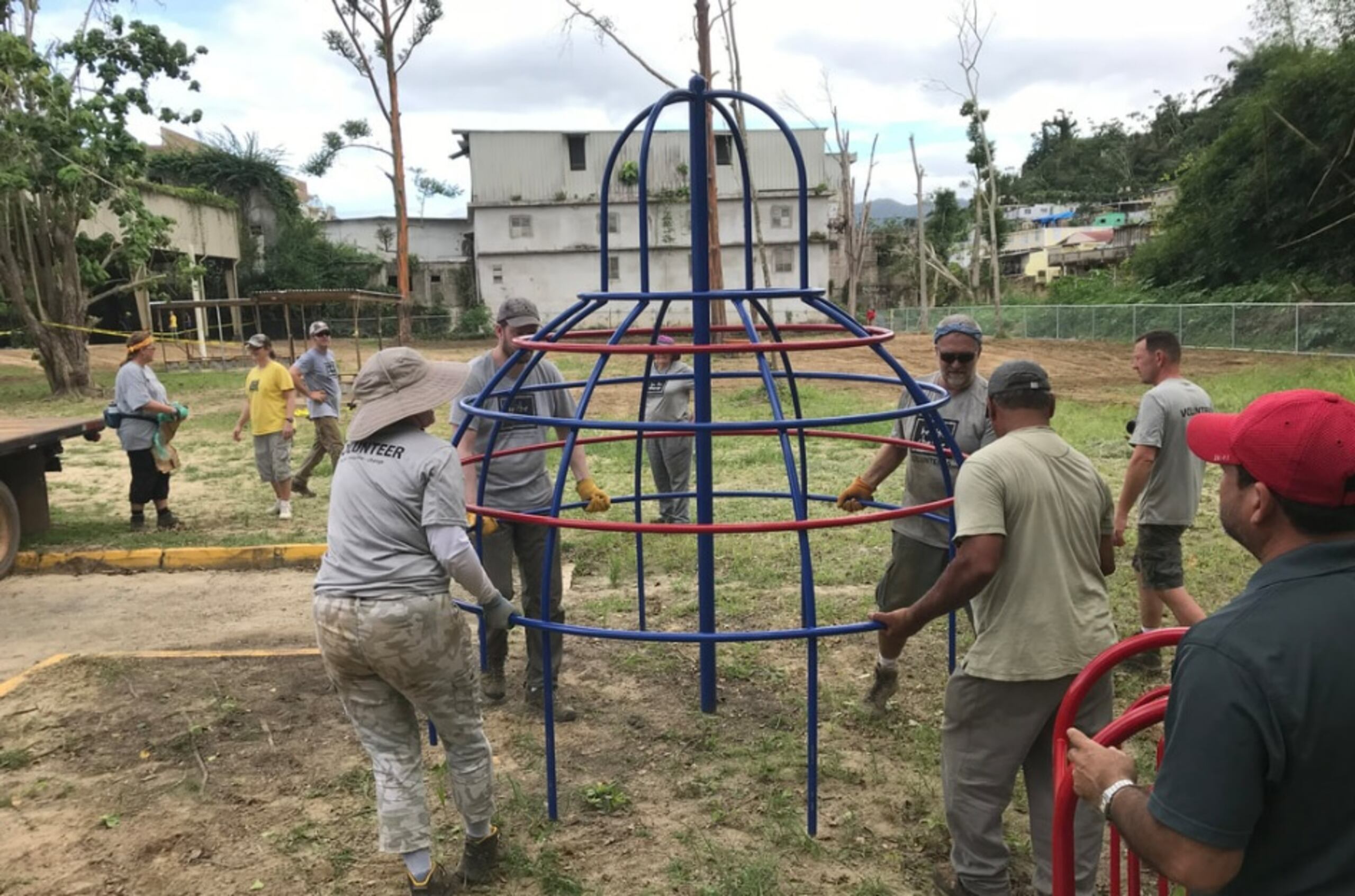 La visita fue producto de una alianza con la entidad Unidos por Utuado.