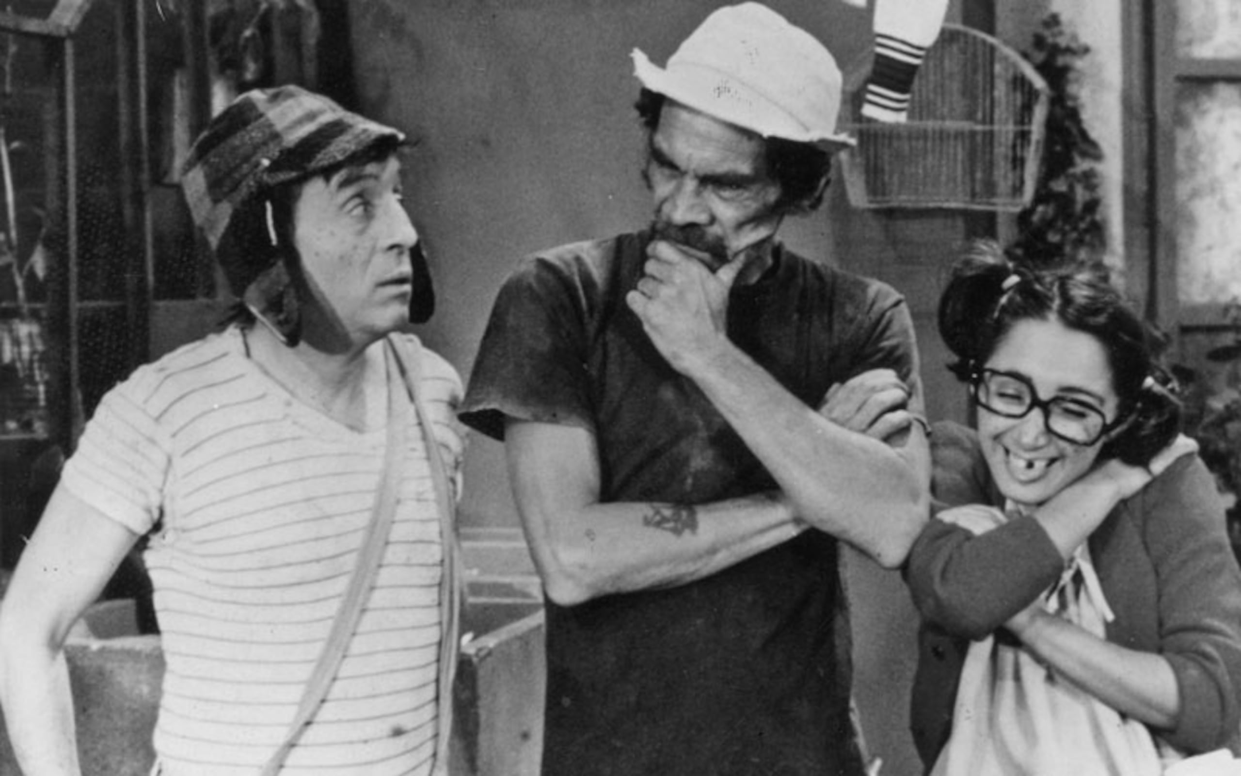 "El Chavo del Ocho" (Roberto Gómez Bolaños) junto con "Don Ramón" (Ramón Gómez Valdés) y la "Chilindrina" (María Antonieta de las Nieves) (Archivo) 

