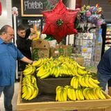 Ya hay guineos verdes y maduros en los supermercados