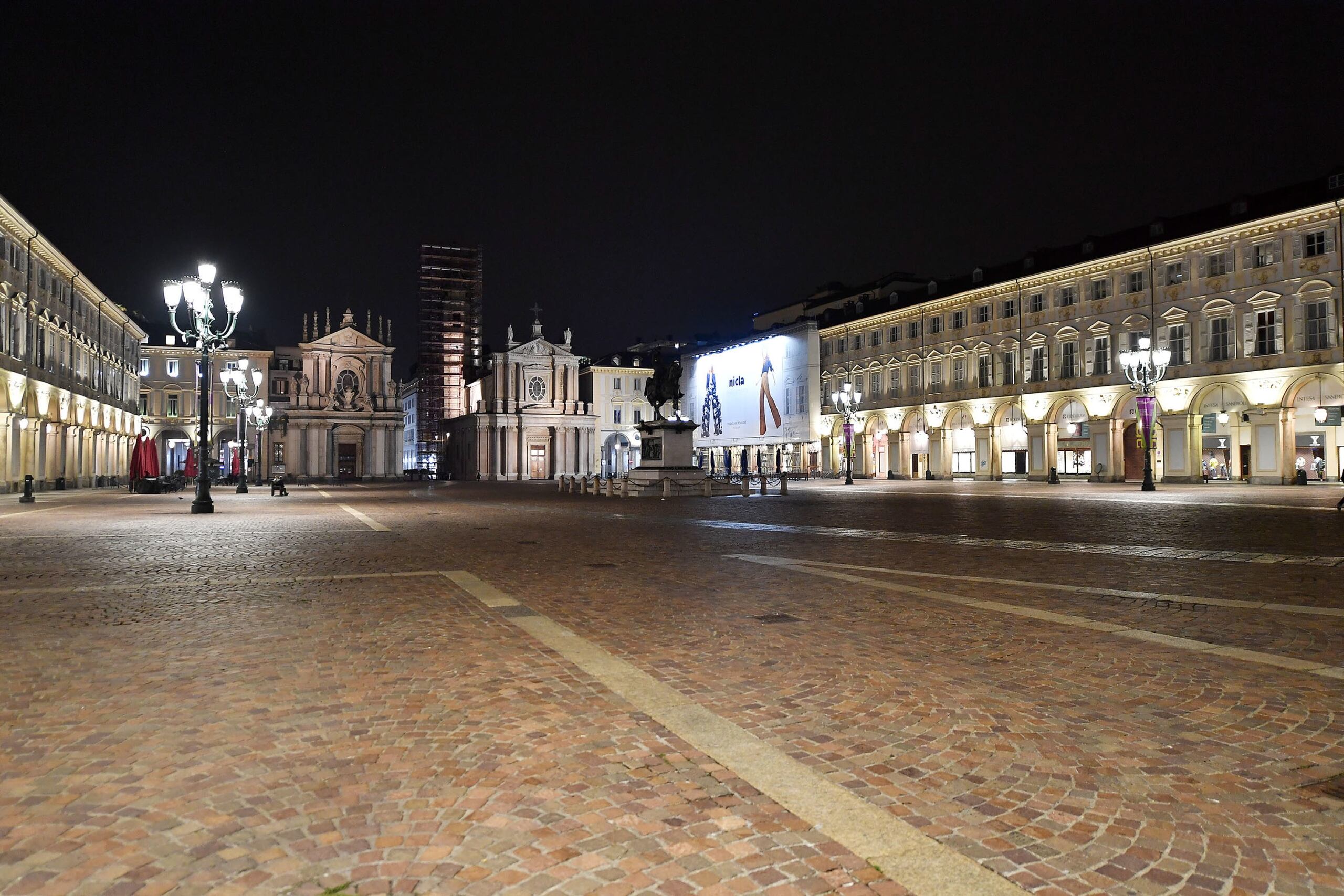 Imagen de archivo de la plaza de San Carlo, en el centro de Turín (Italia). EFE/EPA/ALESSANDRO DI MARCO
