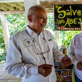 Rafael J. Solá es “el abogado de las abejas”