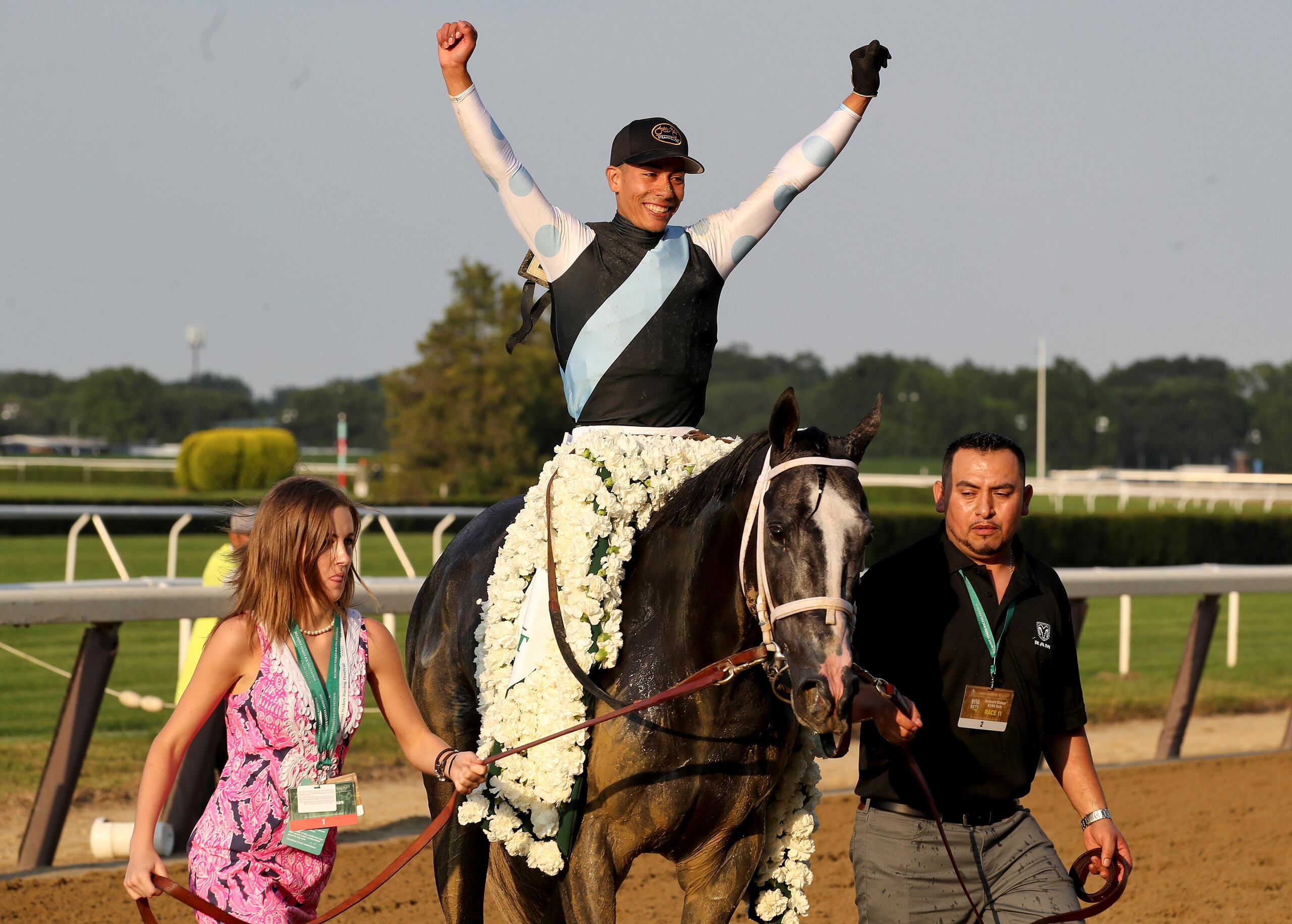 José Luis Ortiz, aquí sobre el lomo de Tapwrit tras ganar el Belmont Stakes en junio pasado, fue líder en 2017 en ganancias generadas. (AP)