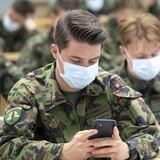 Ejército en Suiza prohíbe a soldados usar WhatsApp en horas de servicio