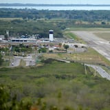 Manejan alternativas para abrir los aeropuertos regionales lo antes posible 