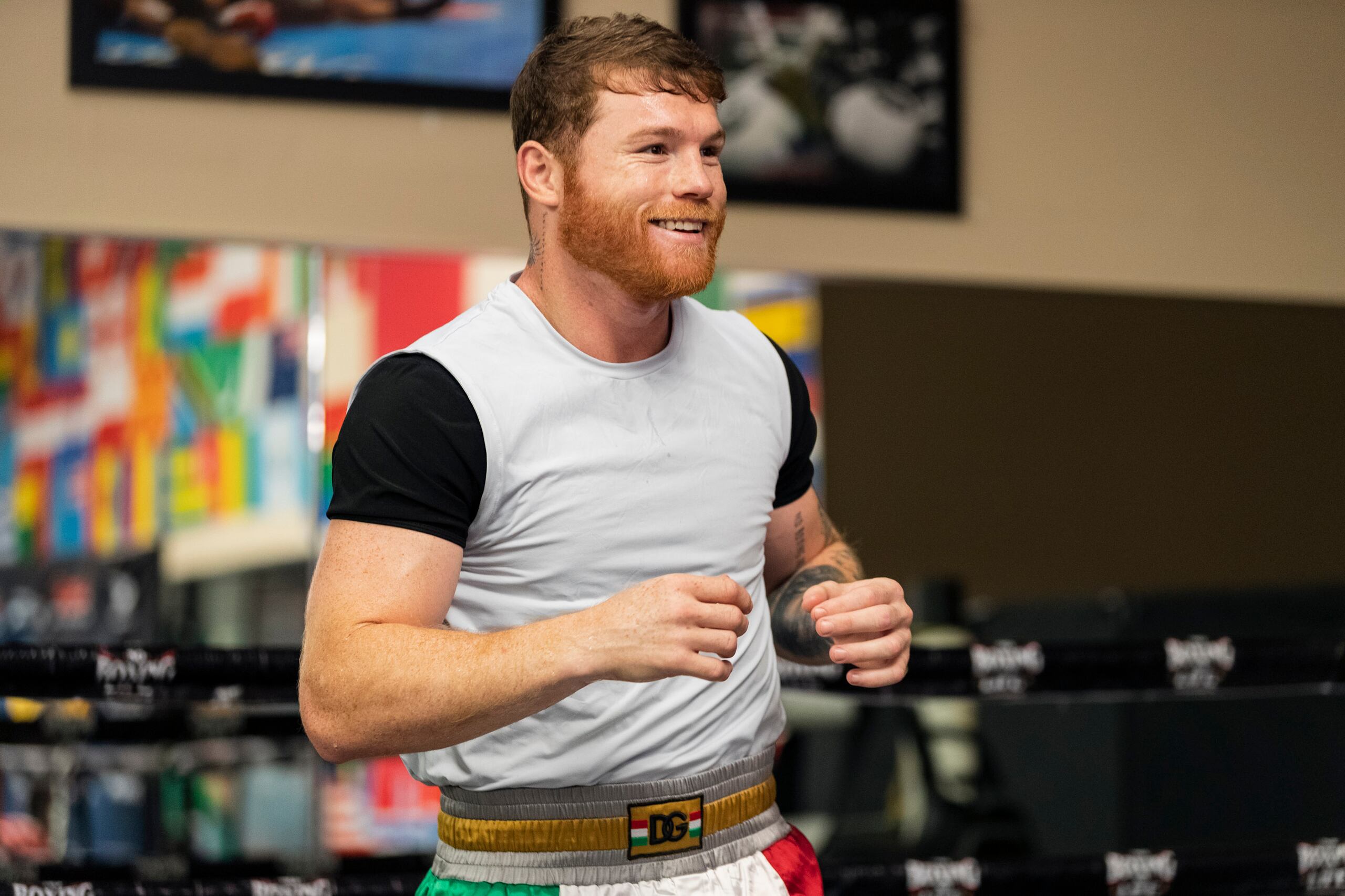 Saúl "Canelo" Álvarez se prepara para enfrentar a Caleb Plant el 6 de noviembre.