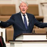 Bill Clinton se recupera de una infección urinaria que se extendió a su torrente sanguíneo