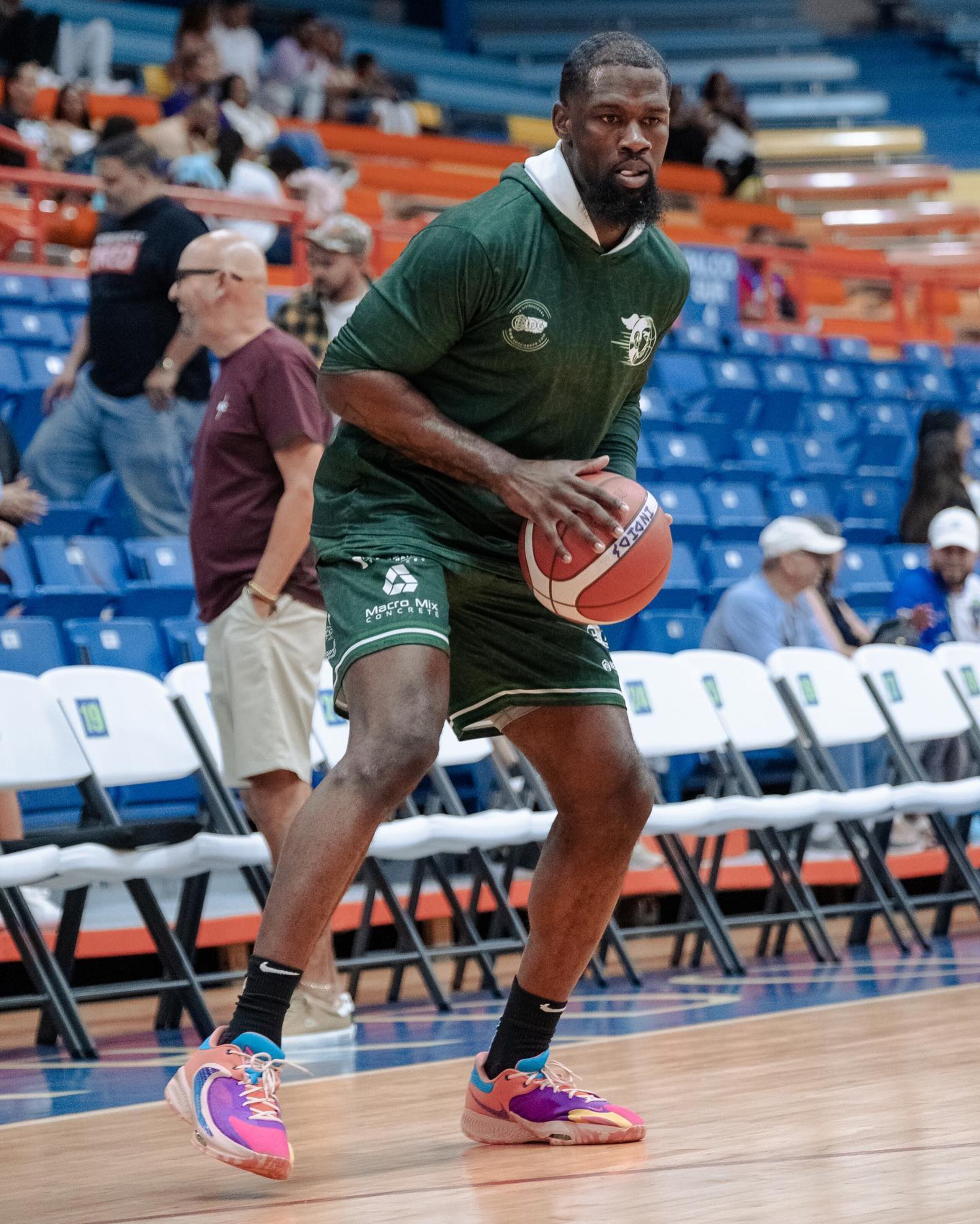 El importado Chaundee Brown (en la foto), liberado por los Indios de Mayagüez, había sido contratado por los Gigantes de Carolina debido a una lesión de Victor Rudd.