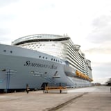 Royal Caribbean cancela cuatro cruceros debido a repunte de la pandemia de COVID-19