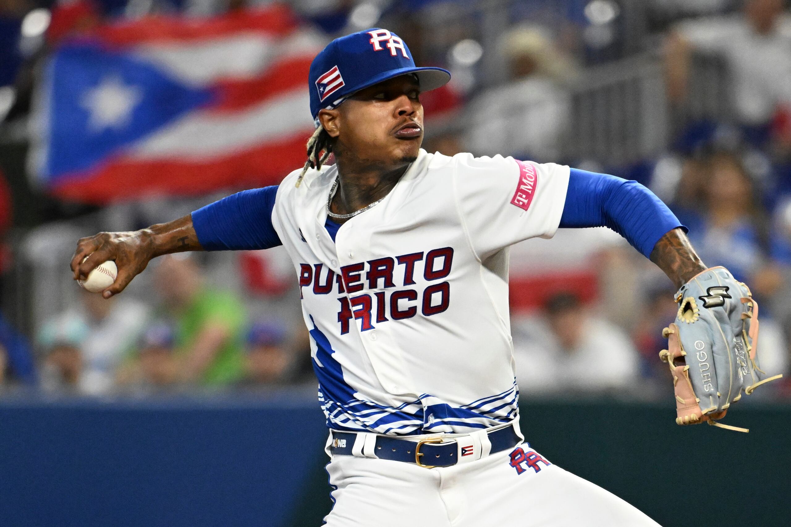 Marcus Stroman hace el movimiento de lanzar durante el partido en que se anotó la victoria ante Nicaragua al completar 4.2 y permitir una carrera.