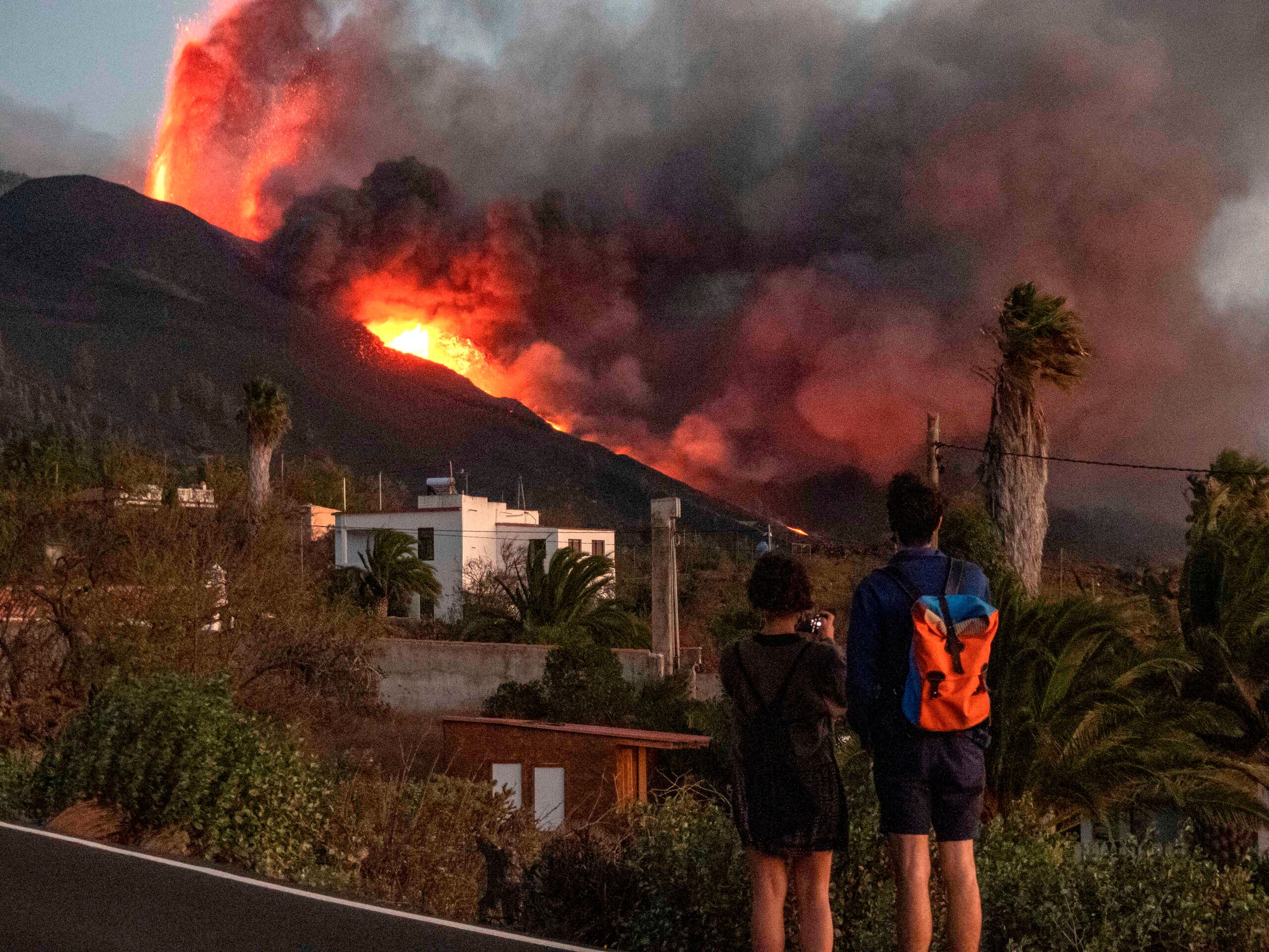 La lava que emerge de la erupción volcánica de Cumbre Vieja, en la isla canaria de La Palma, en foto de 29 de septiembre.