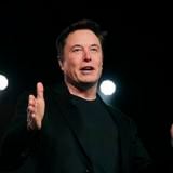 Tesla cae en Wall Street entre críticas por la fijación de Musk con Twitter 