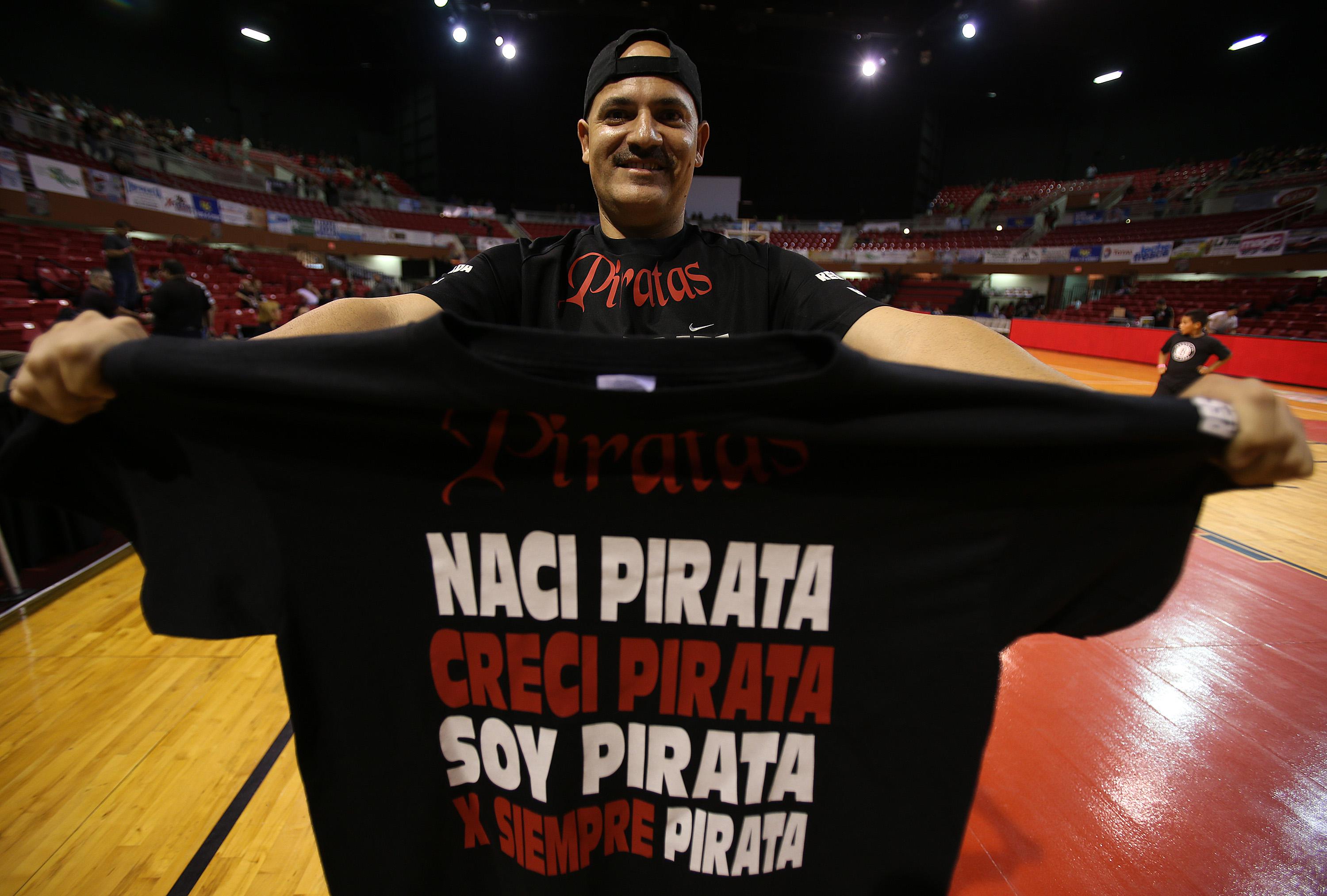 Piratas de Quebradillas Temporada 2013  Puerto rico, Basketball court,  Wrestling