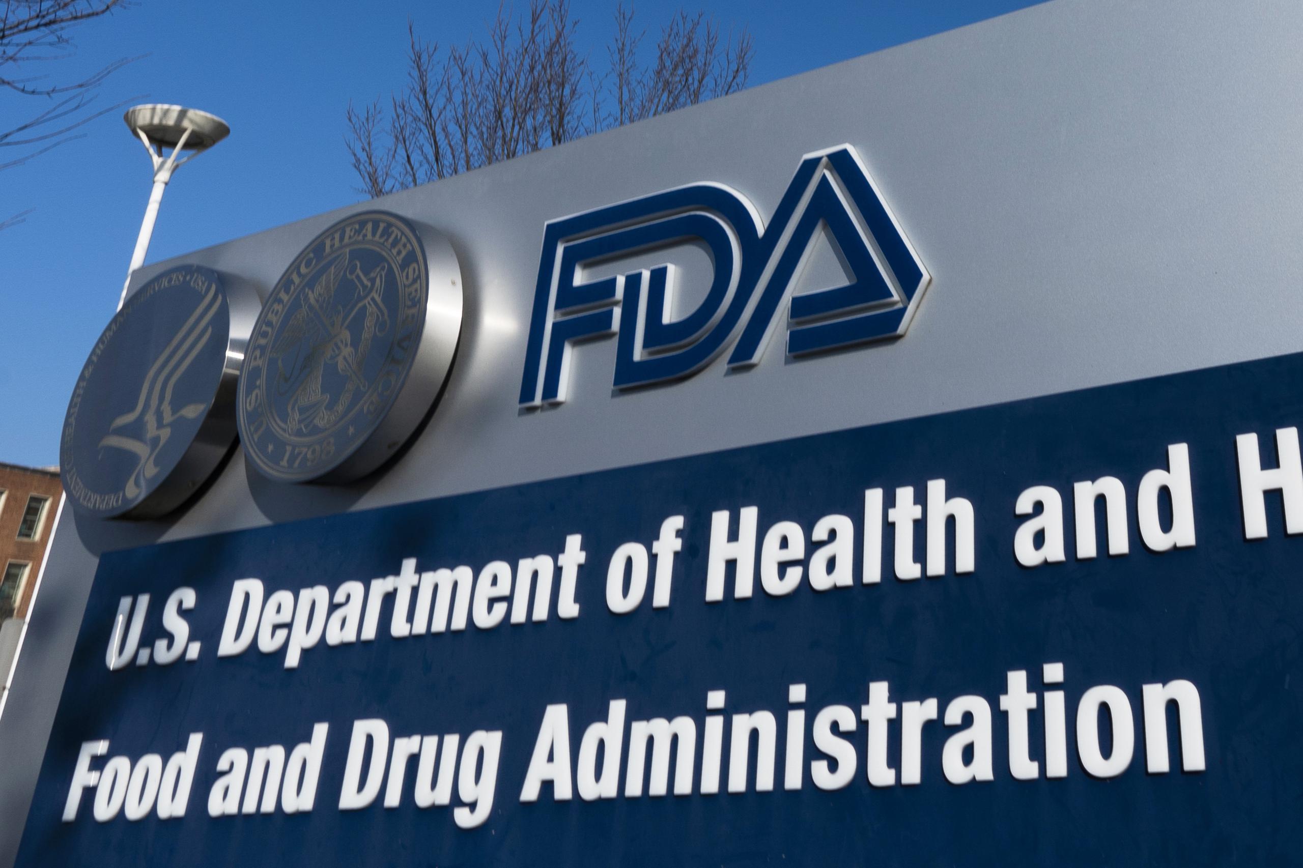FDA: retiran de venta dos marcas de gotas para los ojos
