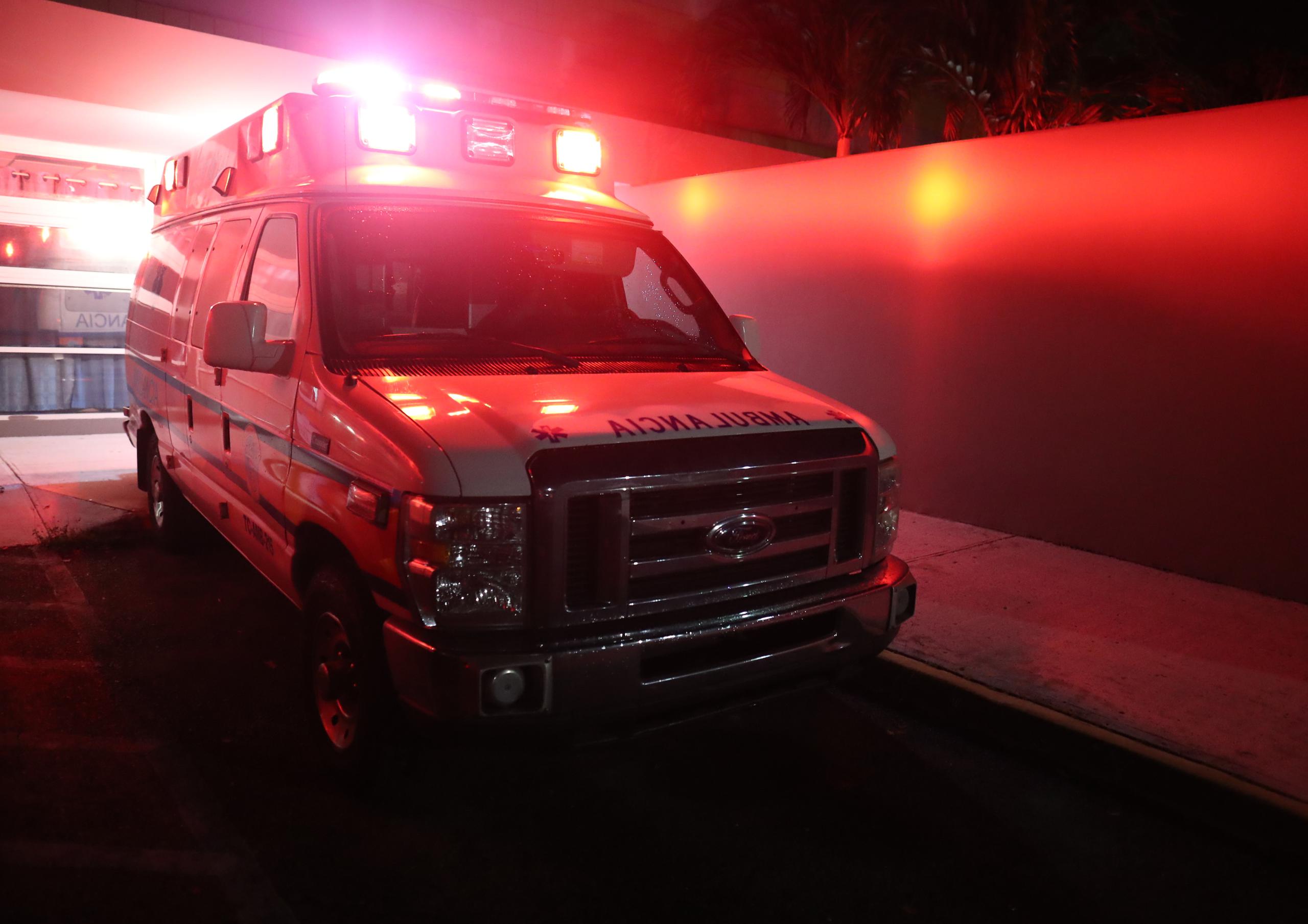 Paramédicos de Emergencias Médicas Estatales transportaron a la joven a un hospital cercano, donde se certificó su muerte.