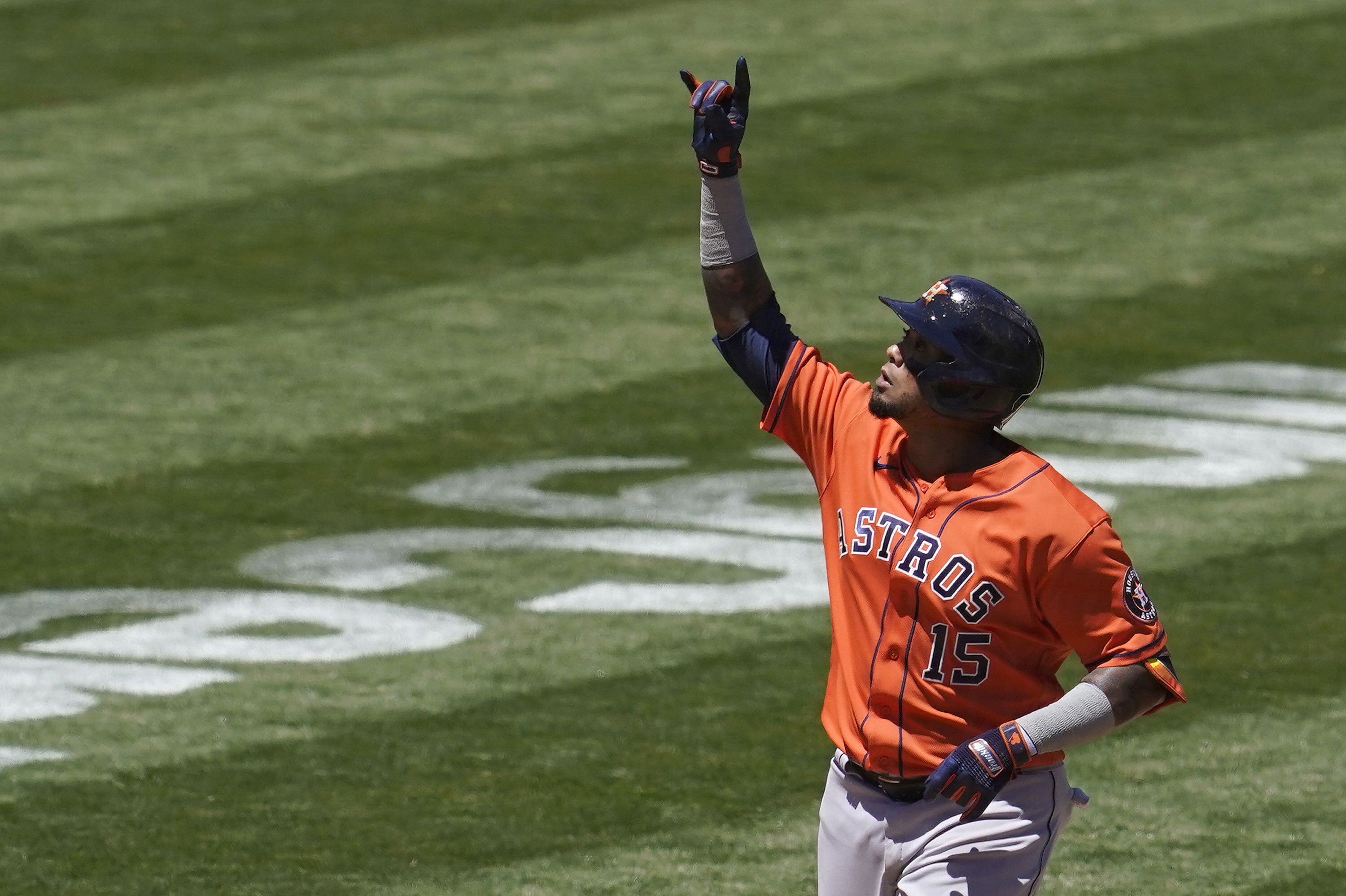 Astros de Houston reaparecen junto al poder de José Altuve