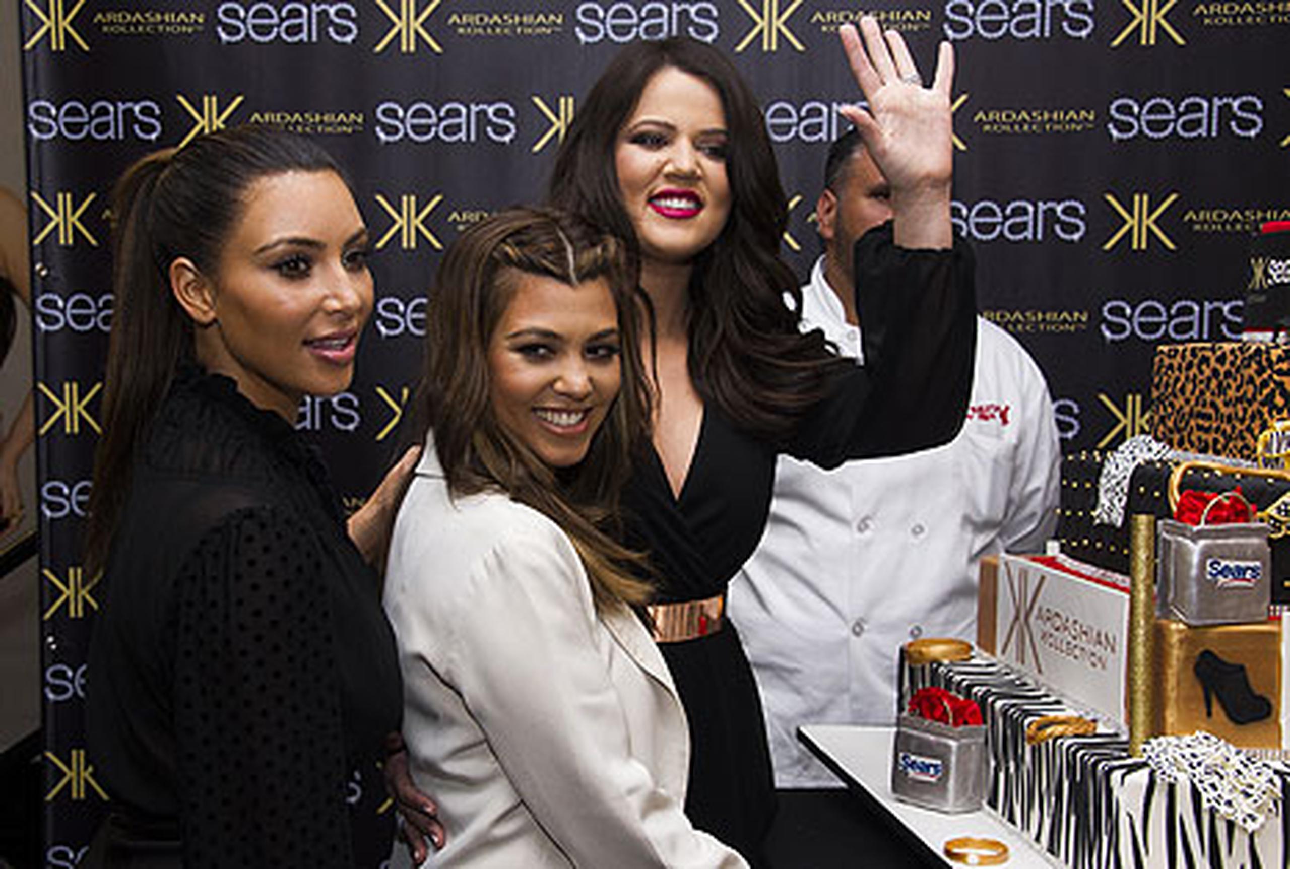 Las Kardashian celebran el primer año de su Kardashian Kollection - Primera  Hora