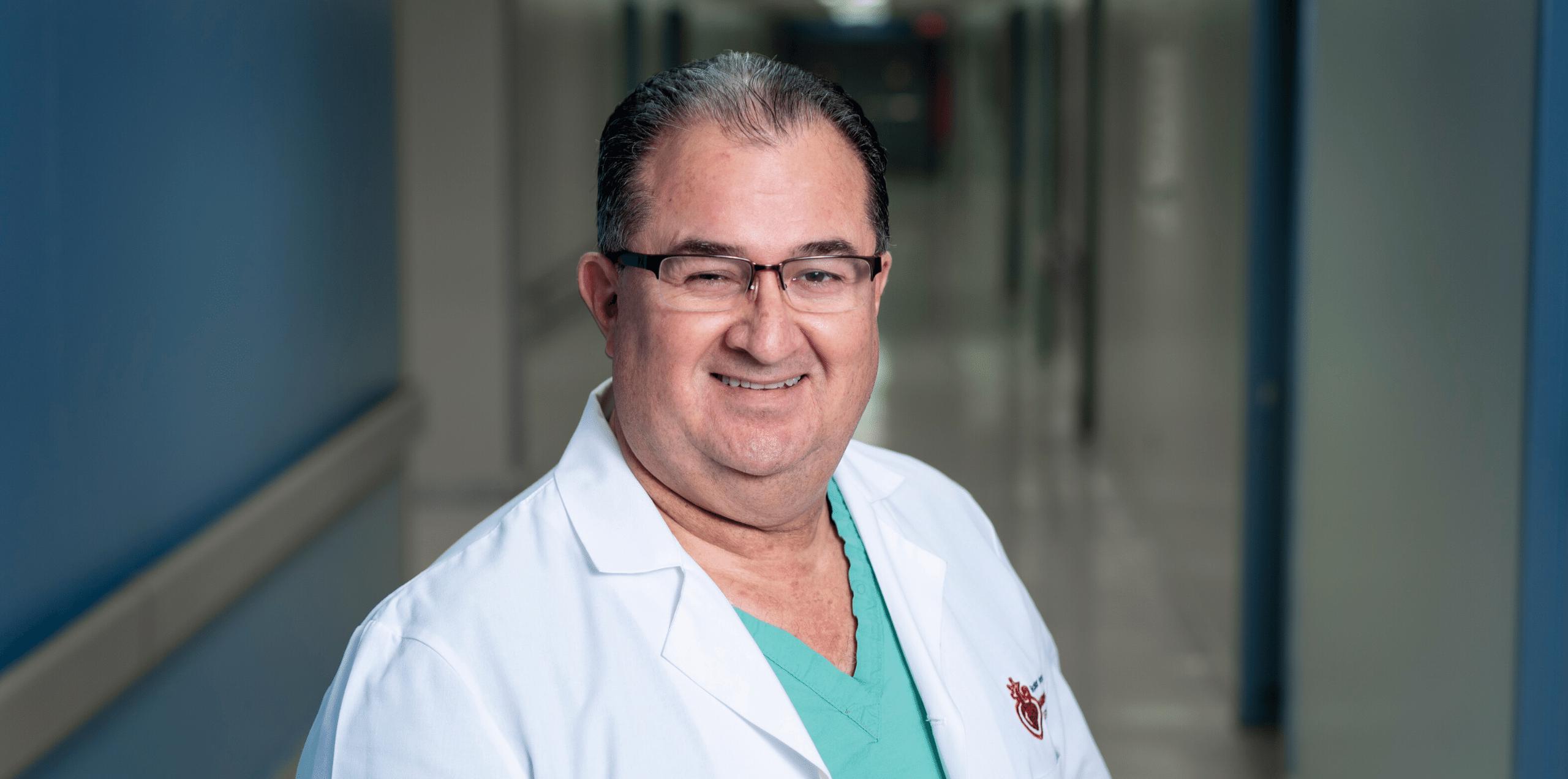 Dr. Edgardo Bermúdez Moreno, cardiólogo intervencionista y director del Instituto Cardiovascular del Centro Médico Episcopal San Lucas en Ponce