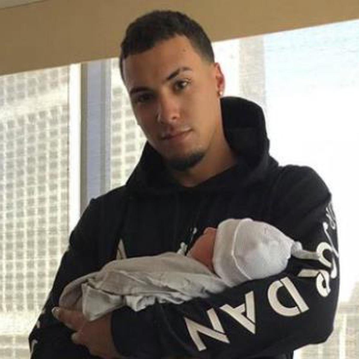 Cubs' Javier Baez, fiancée Irmarie Marquez welcome newborn son