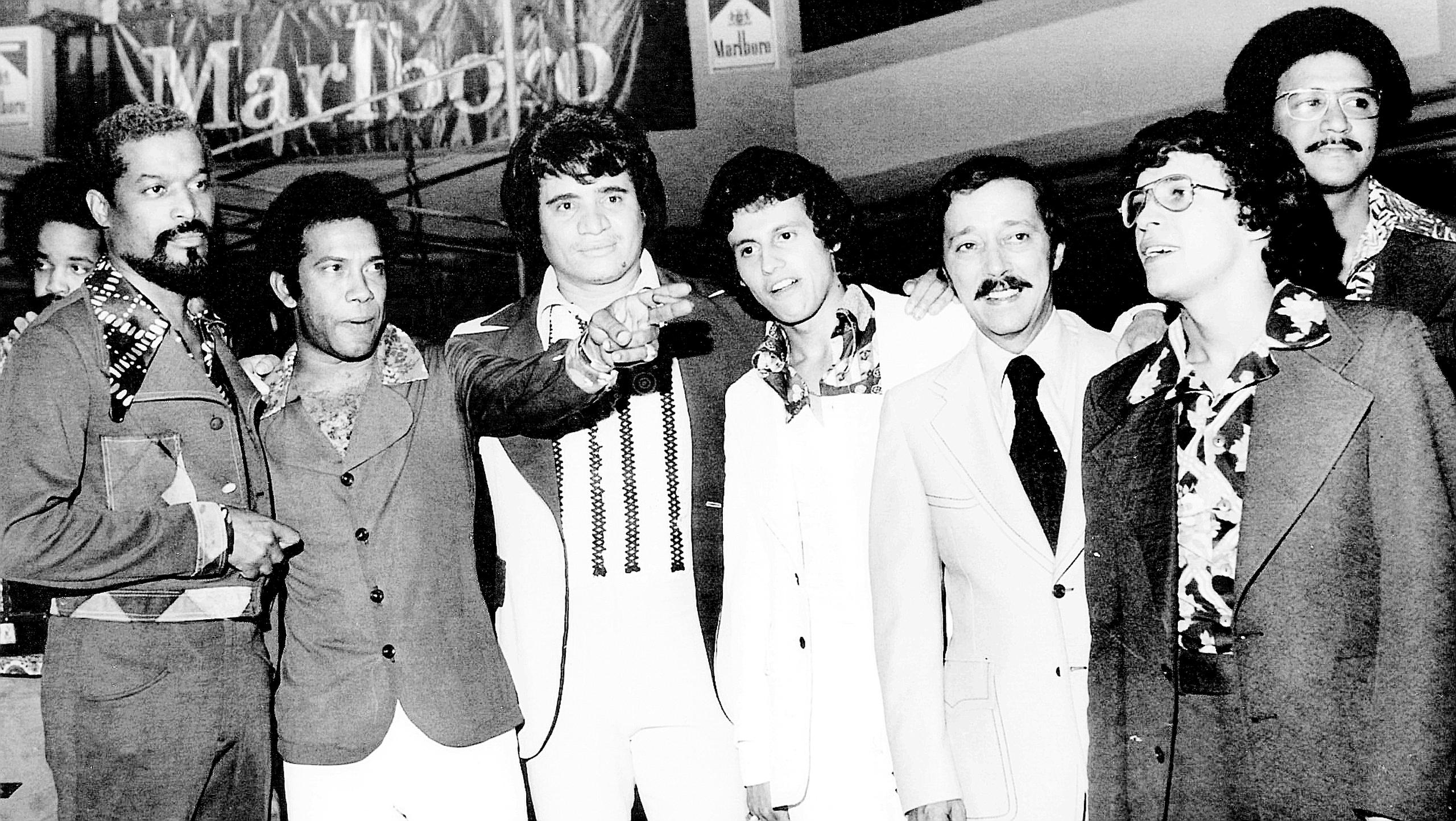 Desde la izquierda, Pete "El Conde" Rodriguez, Cheo Feliciano, Bobby Cruz, Ismael Miranda, Santitos Colon, Héctor Lavoe y Justo Betancourt.