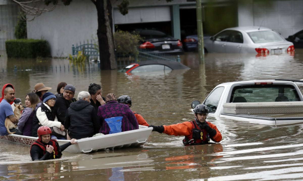 Miles de damnificados por inundaciones en el sur de California