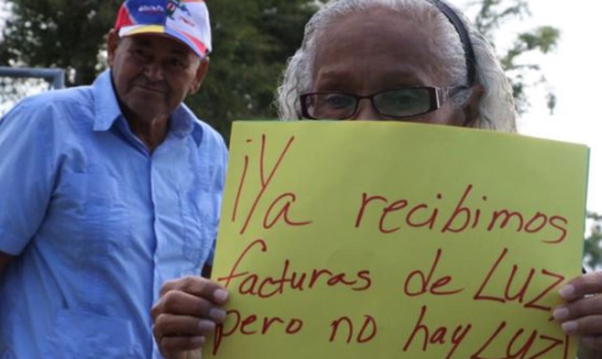 Campaña en redes sociales para denunciar sectores sin luz Primera Hora