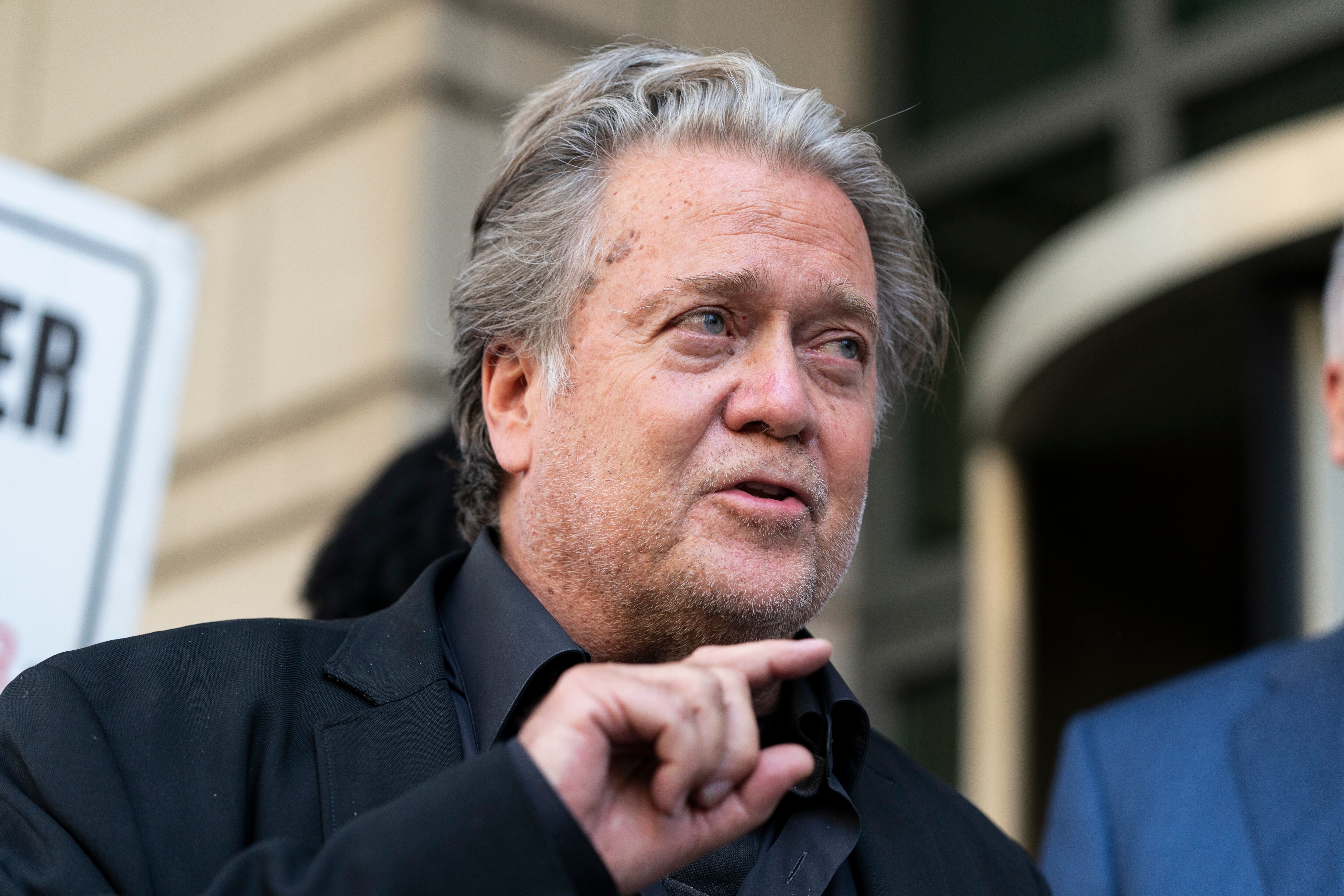 Steve Bannon sale de prisión - Primera Hora