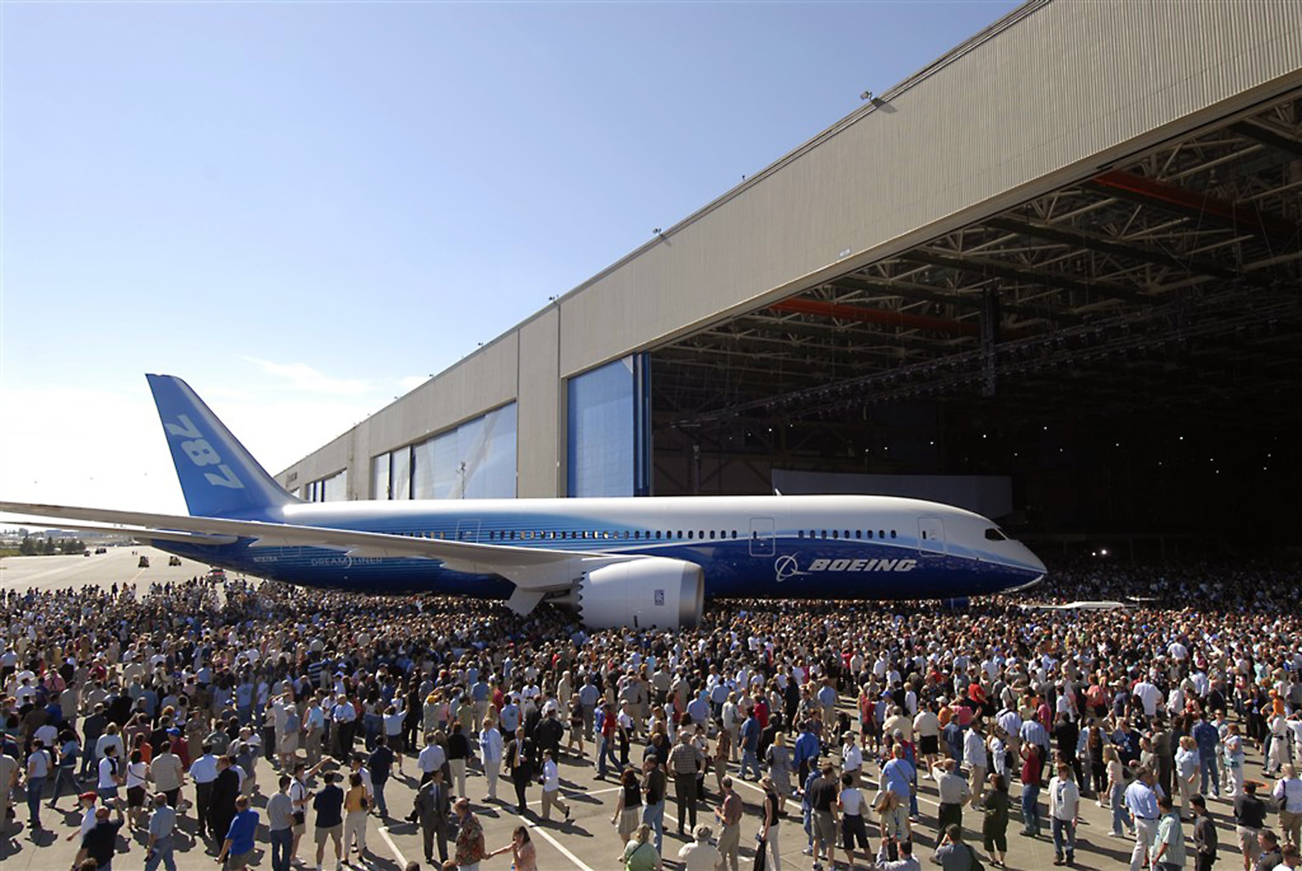 Las autoridades federales abrieron una investigación contra Boeing después de que un exempleado denunciase que el fuselaje del 787 Dreamliner podría partirse en pleno vuelo.