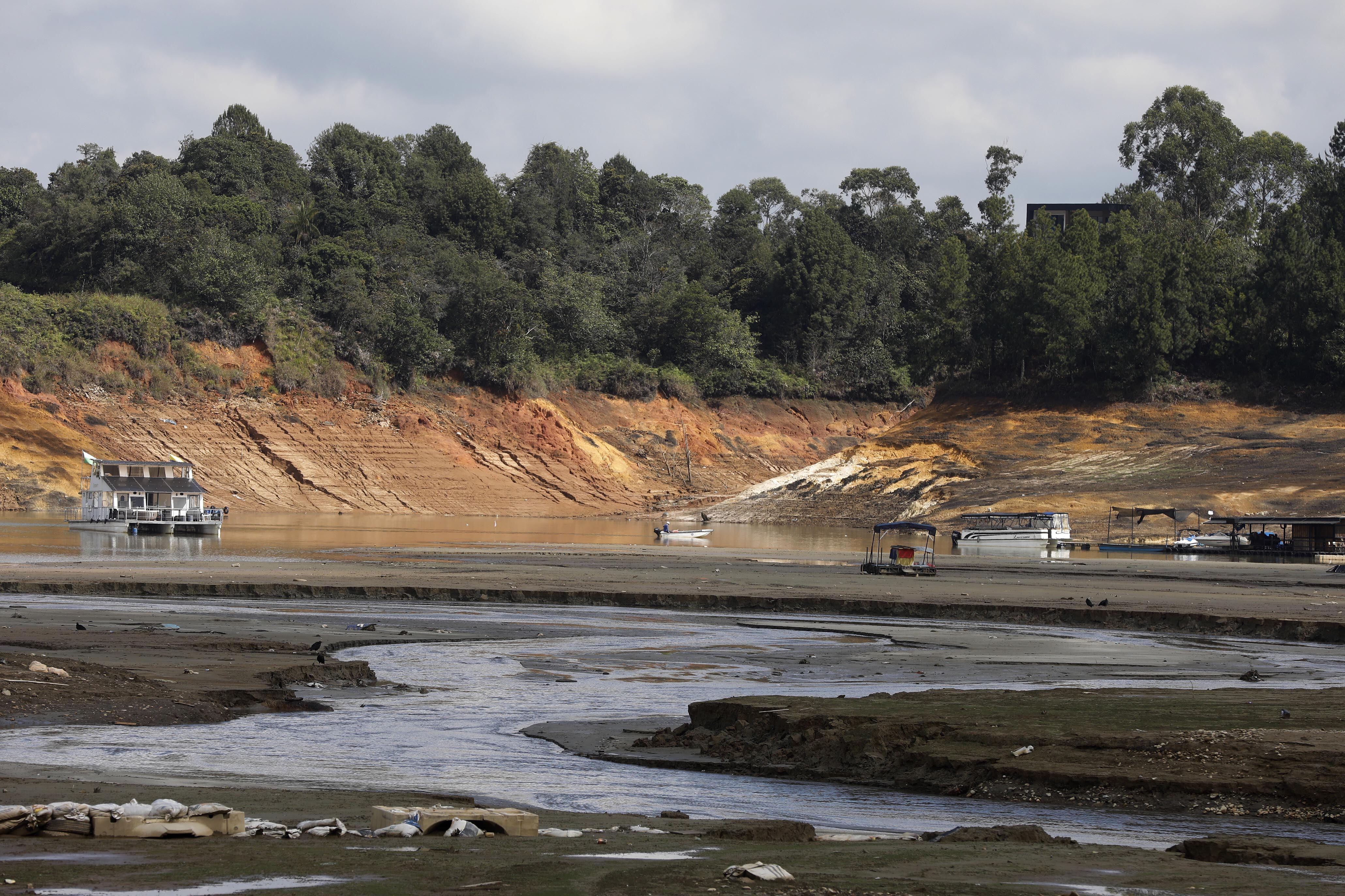 Guatapé sufre los estragos de la sequía en su imponente embalse - Primera  Hora