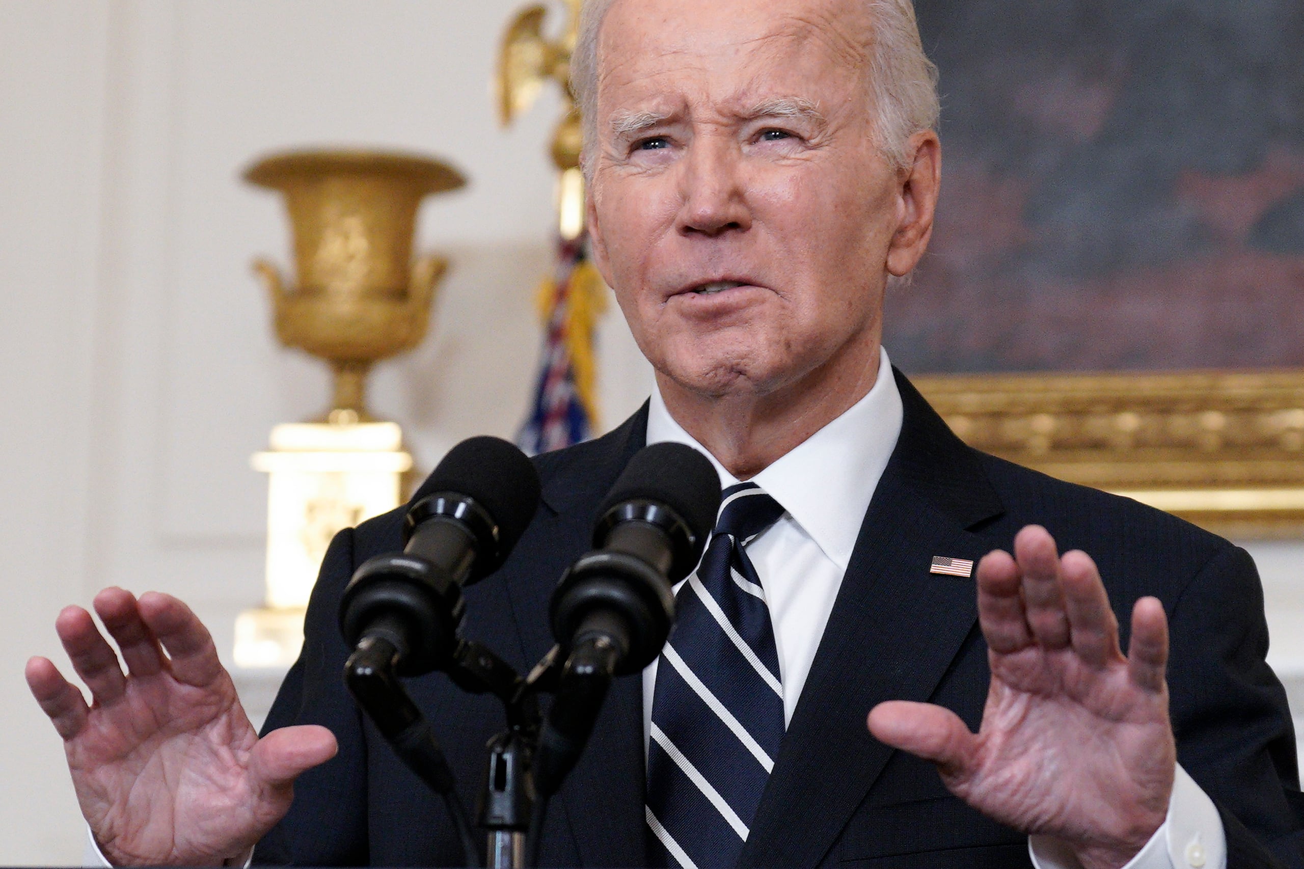 "Hace menos de un mes, Joe Biden descongeló 6,000 millones de dólares para Irán, el mayor estado patrocinador del terrorismo, y ahora Israel está una vez más bajo ataque", afirmó el Comité Nacional Republicano.