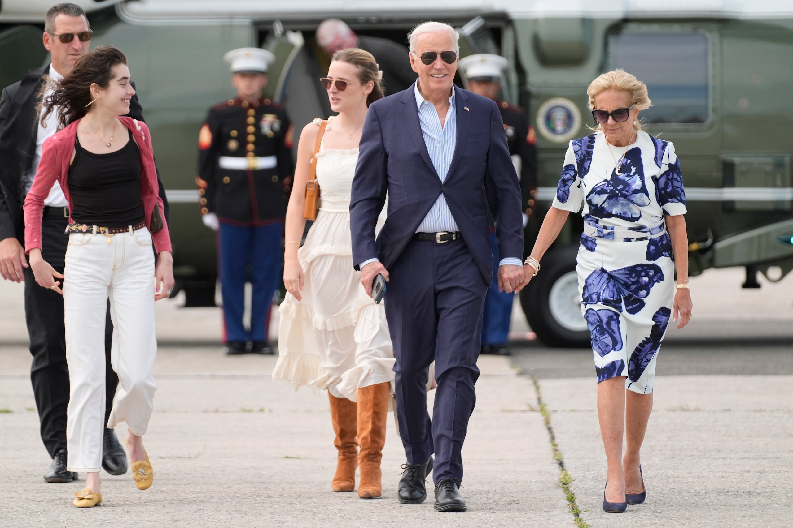 Biden y su esposa, Jill, asistieron el sábado a un acto de campaña en East Hampton, Nueva York, en casa de Avram Glazer, propietario del equipo de fútbol americano Tampa Bay Buccaneers.